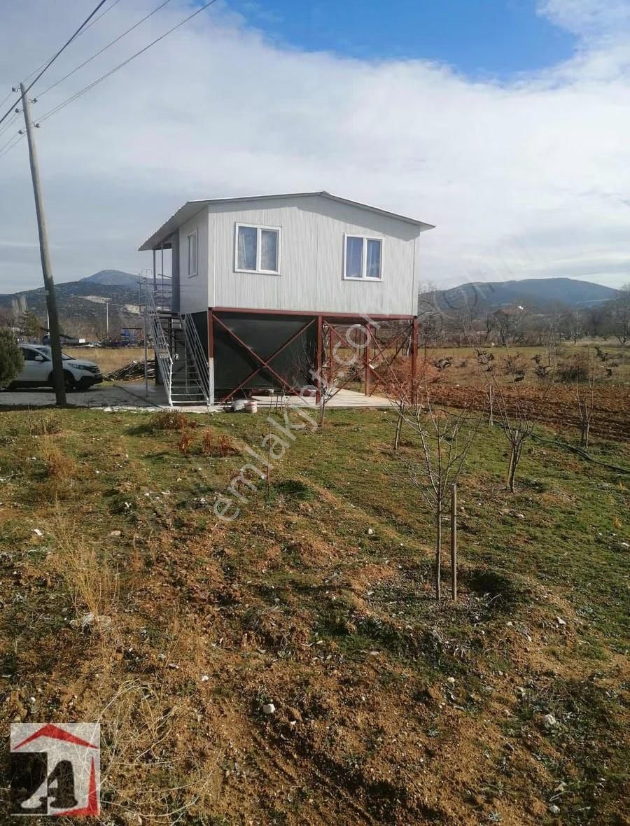 Satılık Ana Yol Üstünde