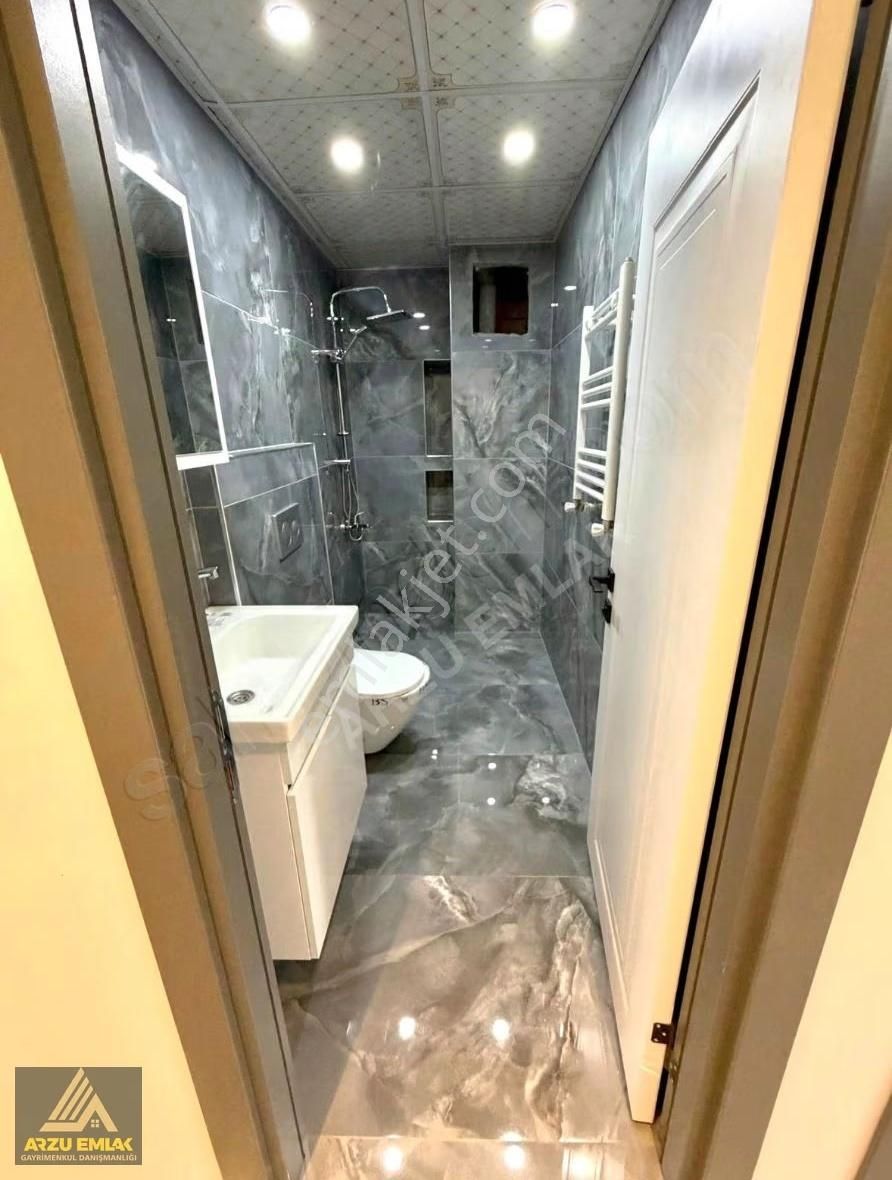 Arzu Emlaktan 75. Yıl Mah Satılık Sıfır 2+1 Lüks Daire - Görsel 13