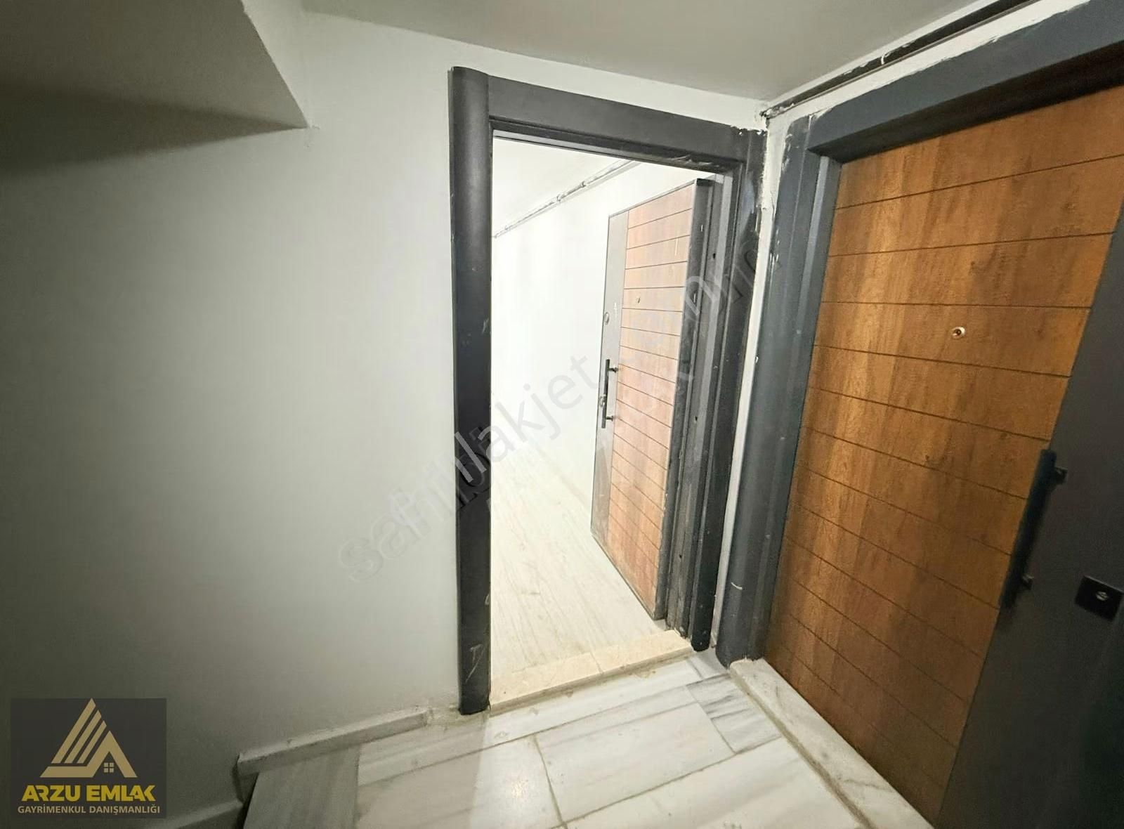 Arzu Emlak'tan 75.yıl Mah Satılık 4+2 Dubleks Daire