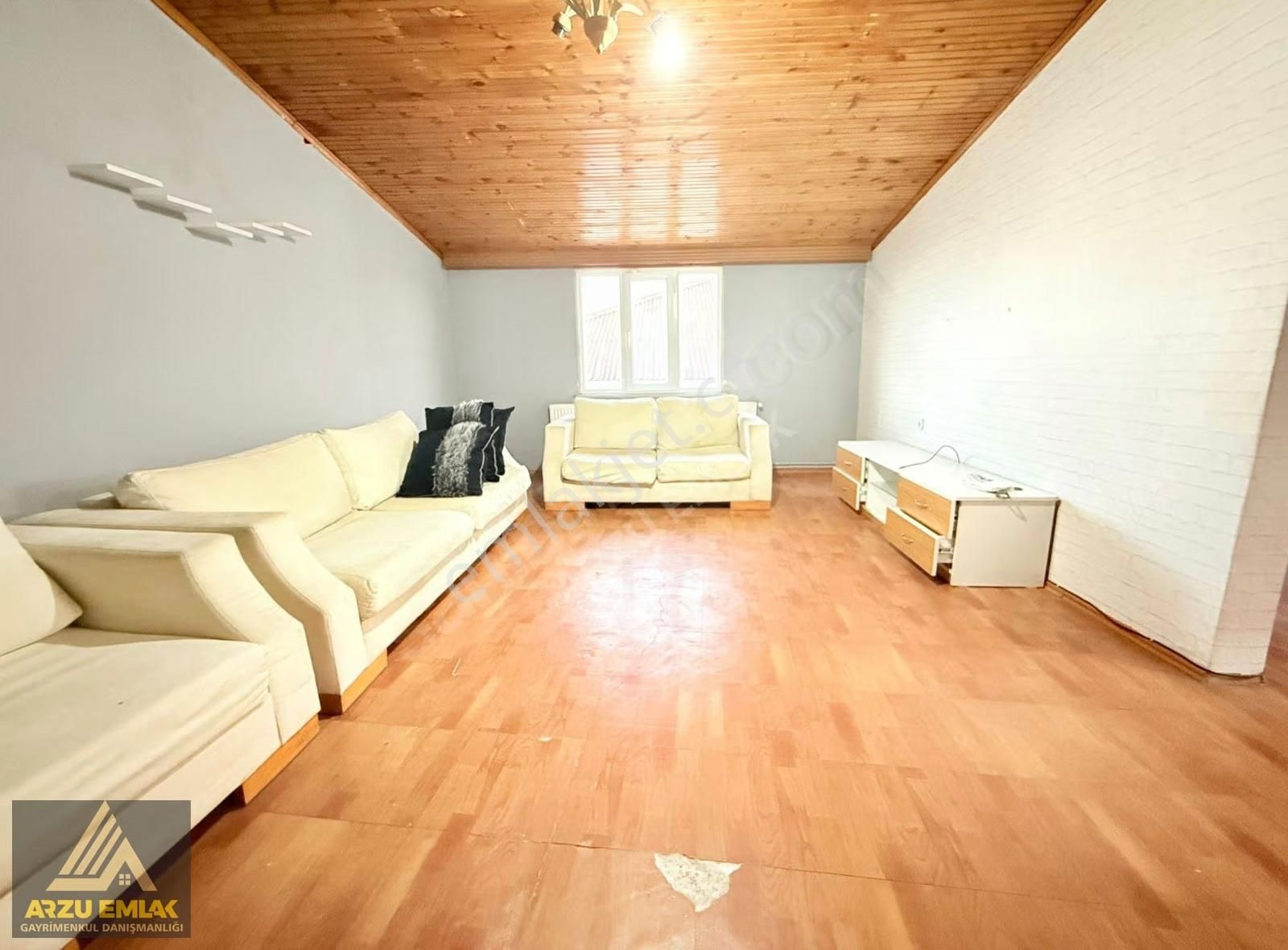 Arzu Emlak'tan Zübeyde Hanım Mah 21m²hisseli Toprak Tapulu Daire