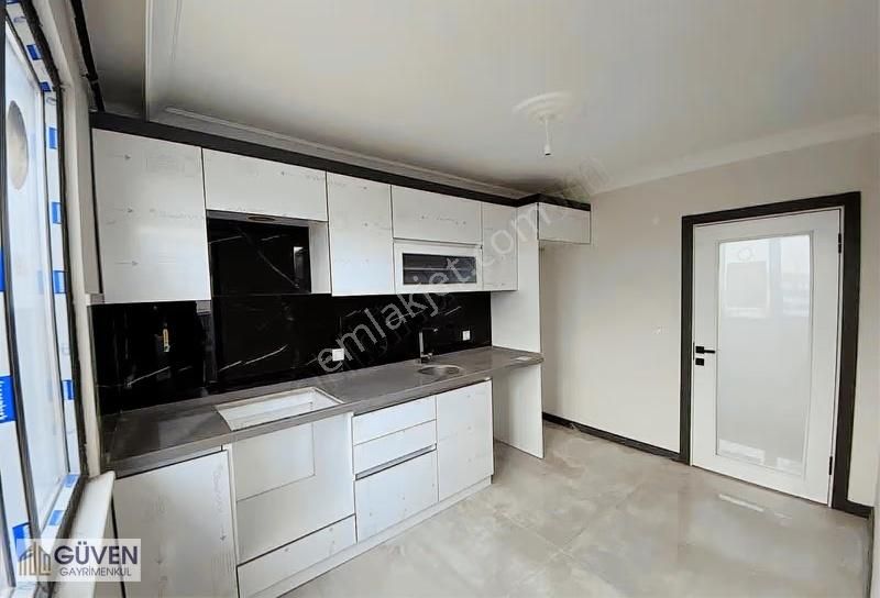 Lokman Hekim Caddesinde Lüks 3+1 Ara Kat Daire