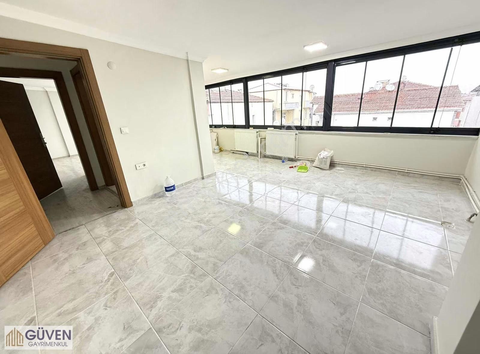 İstasyn Cd Dibi Satılık 2+1 120 M2 Çatı Dublexi