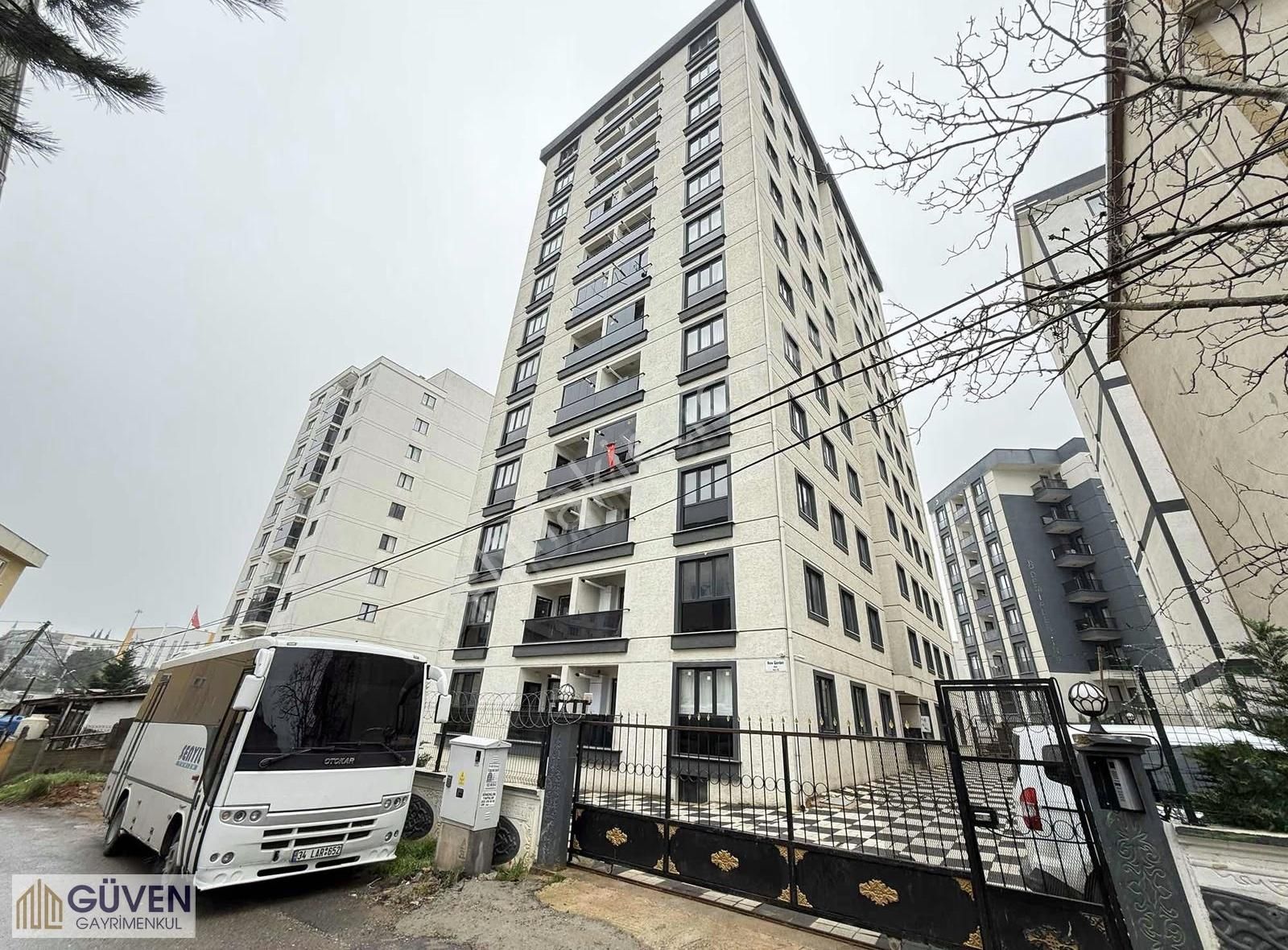 Tuzla Aydınlıda Site İçi 2+1 Ebeveyn Bnyolu 90m2 Daire