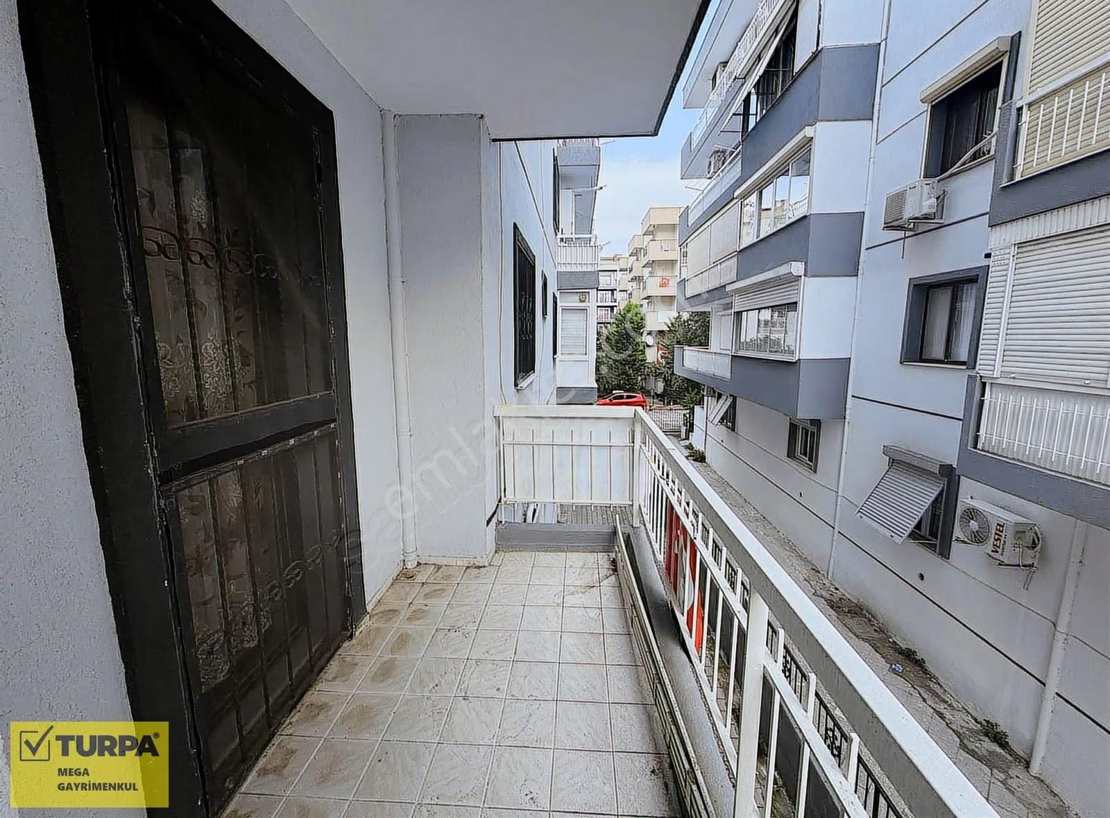 Karşıyaka Bahçelievler Mahallesi Kiralık 2+1 Kapalı Mutfak Daire - Görsel 21