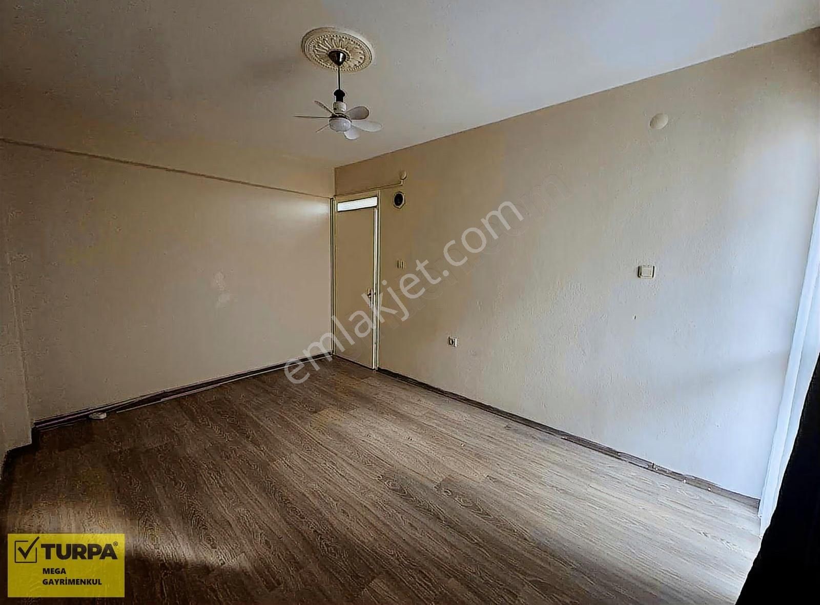 Karşıyaka Bahçelievler Mahallesi Kiralık 2+1 Kapalı Mutfak Daire - Görsel 2