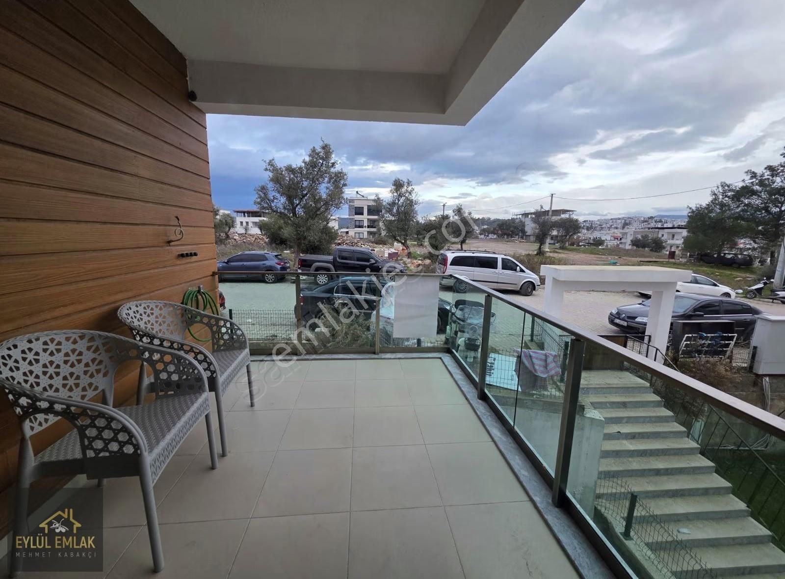 Mumcularda Merkezde Kiralık 2+1 Daire