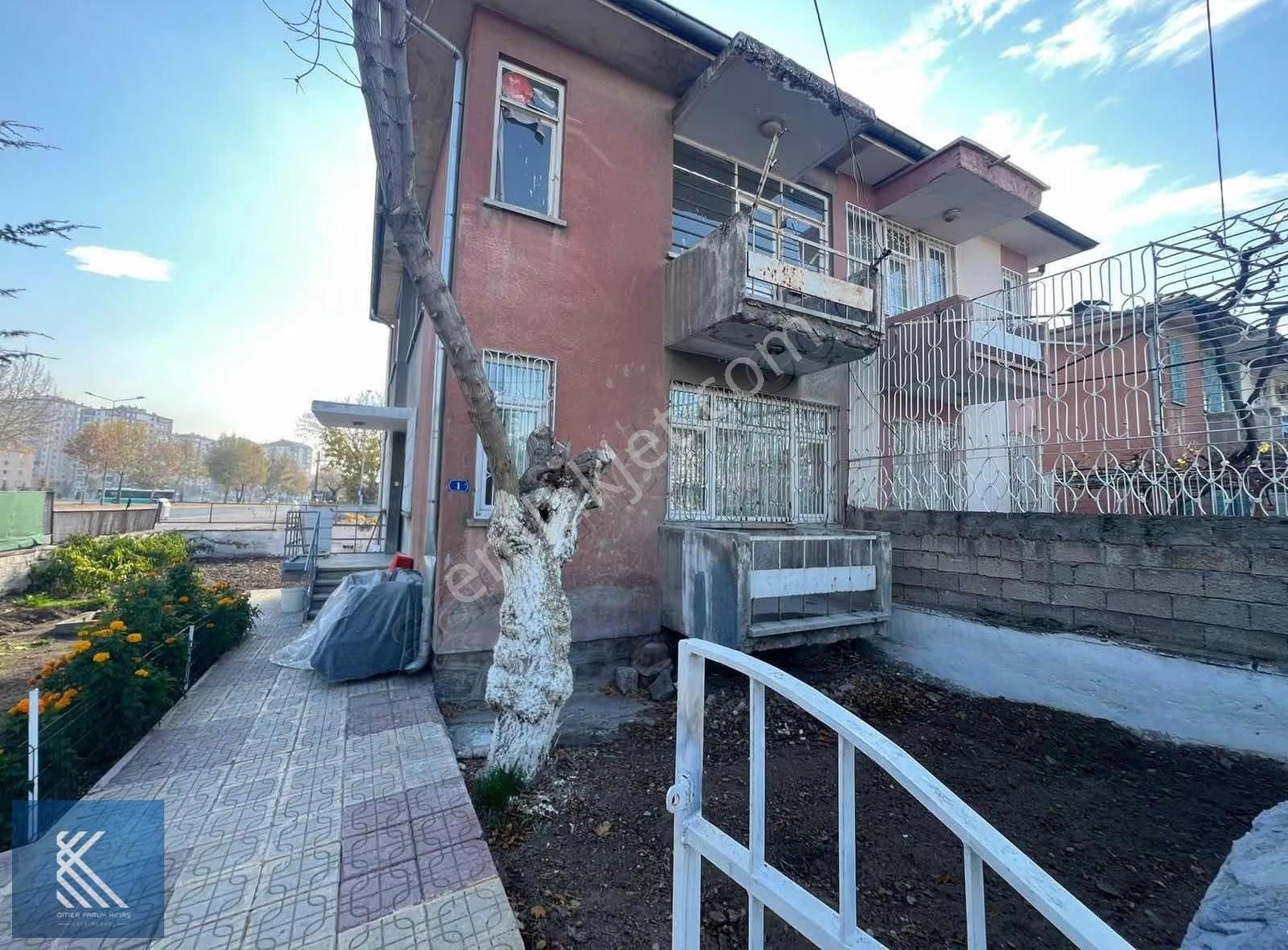 Bağdat Caddesi Üzerinde Köşe Başı Satılık Müstakil Ev