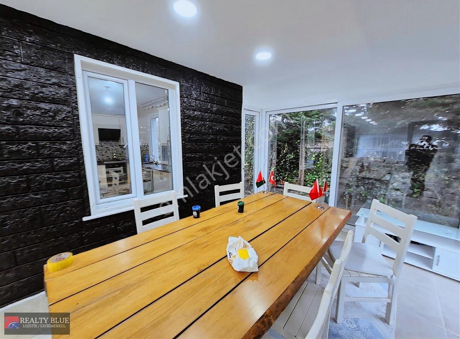 Sancaktepe Paşaköy Şehrin Yanı Başında Tam Müstakil, Havuzlu Ev