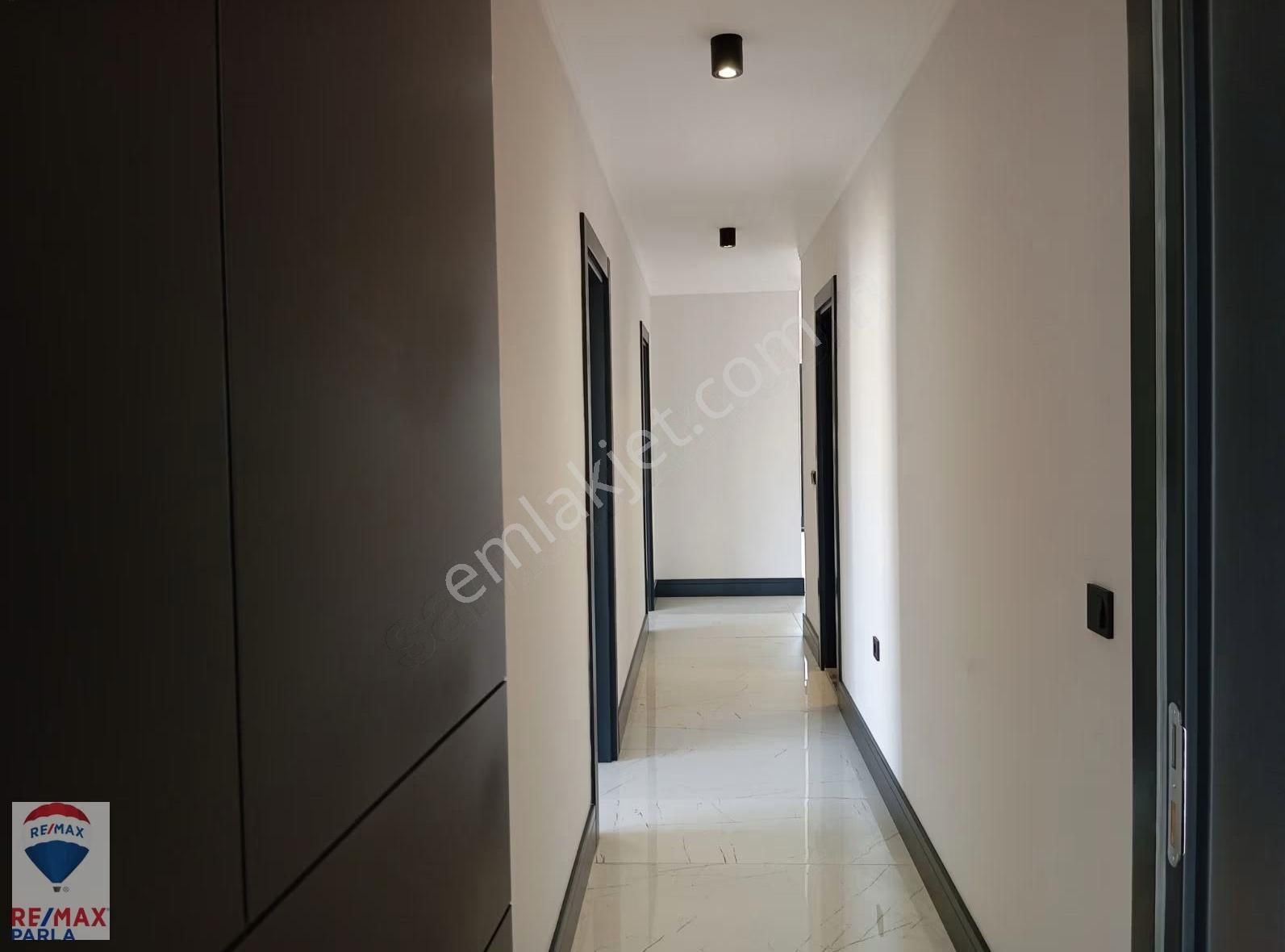Remax Parla'dan Lotus Twin Evleri Lüks Konseptli Satılık 3+1 - Görsel 34