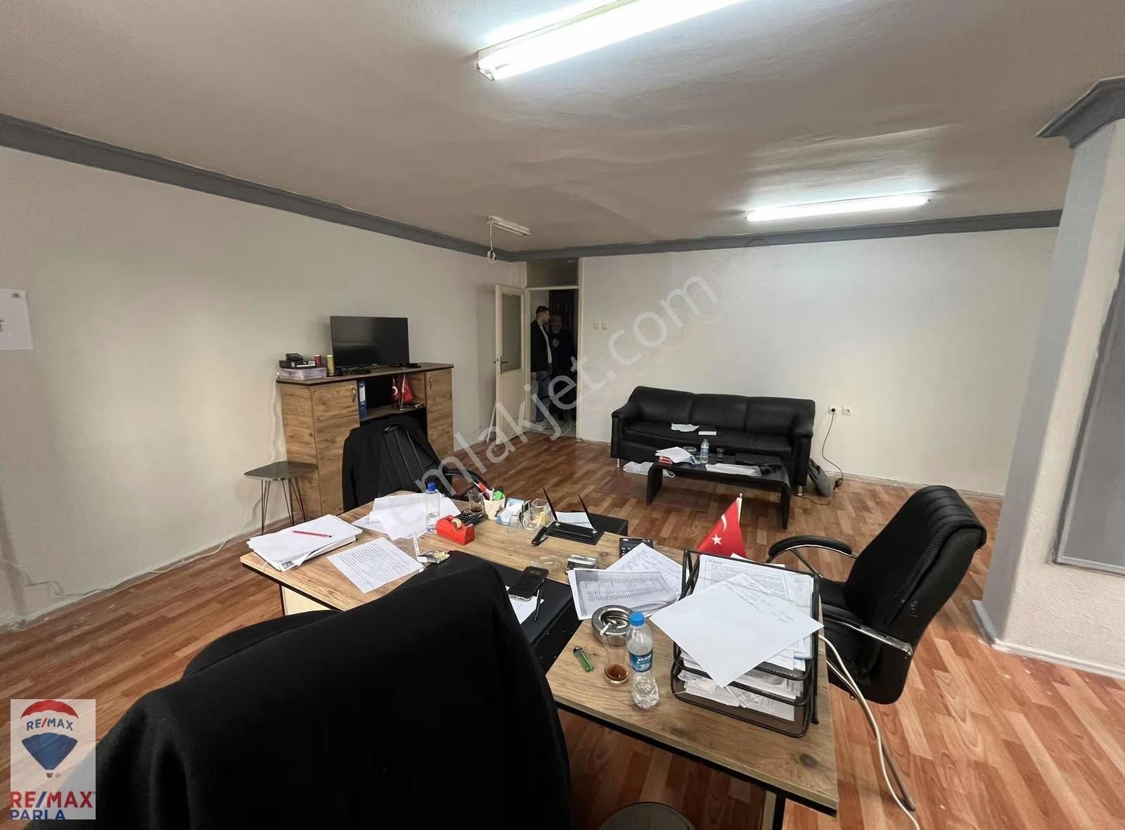 İbrahim Bülbül' Den Cumhuriyet Meydanında Fırsat Satılık Ofis - Görsel 11