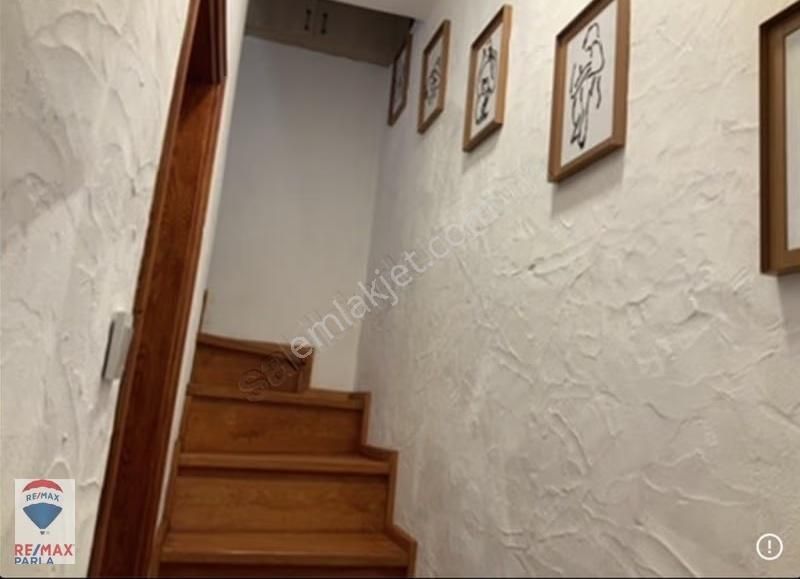 Fethiye Mahallesinde Teraslı Müstakil Ev - Görsel 8