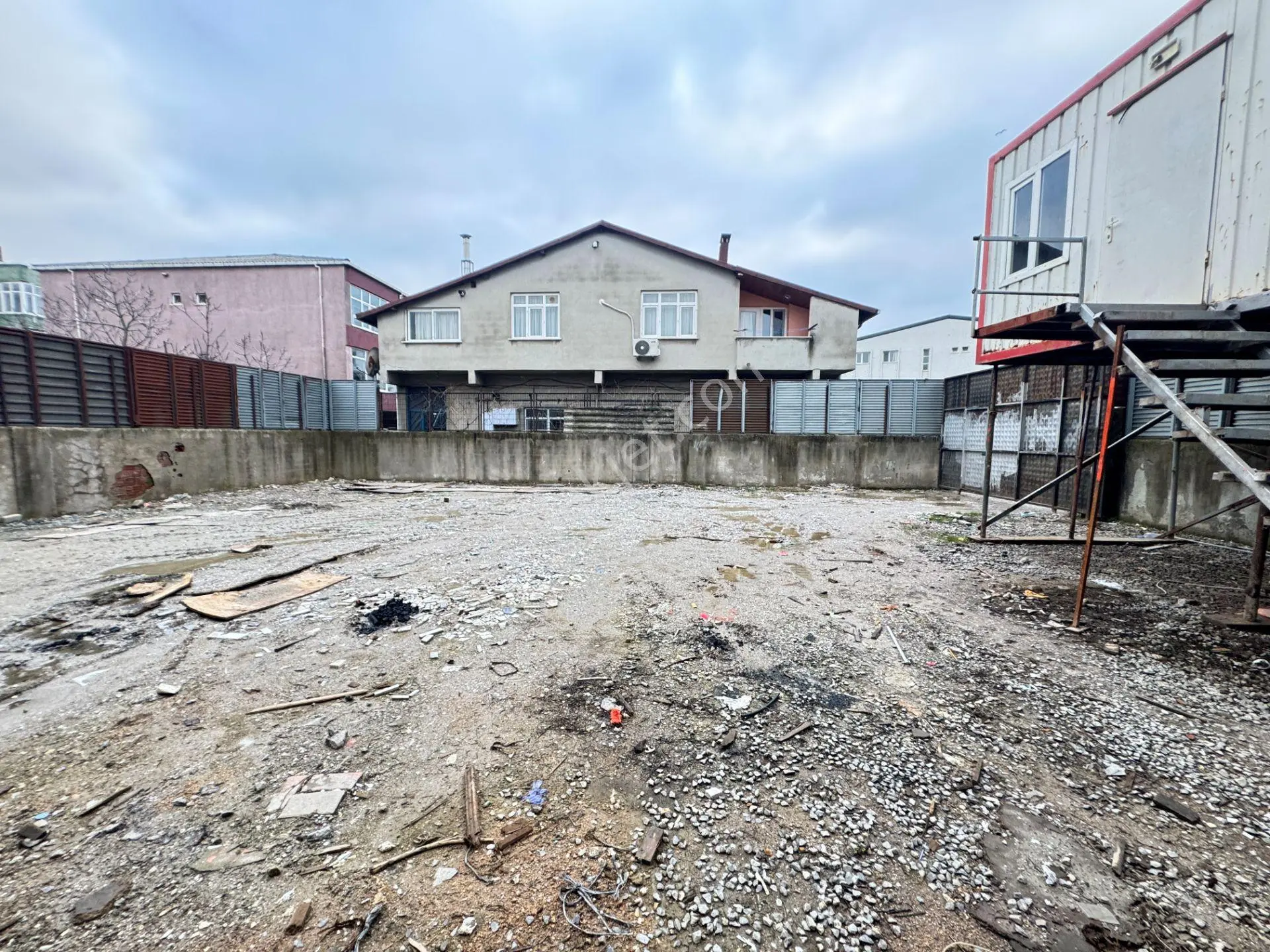 Pendik Kurtköy Sanayide Etrafı Çevrili 300m2 Depolama Alanı Arsa - Görsel 14