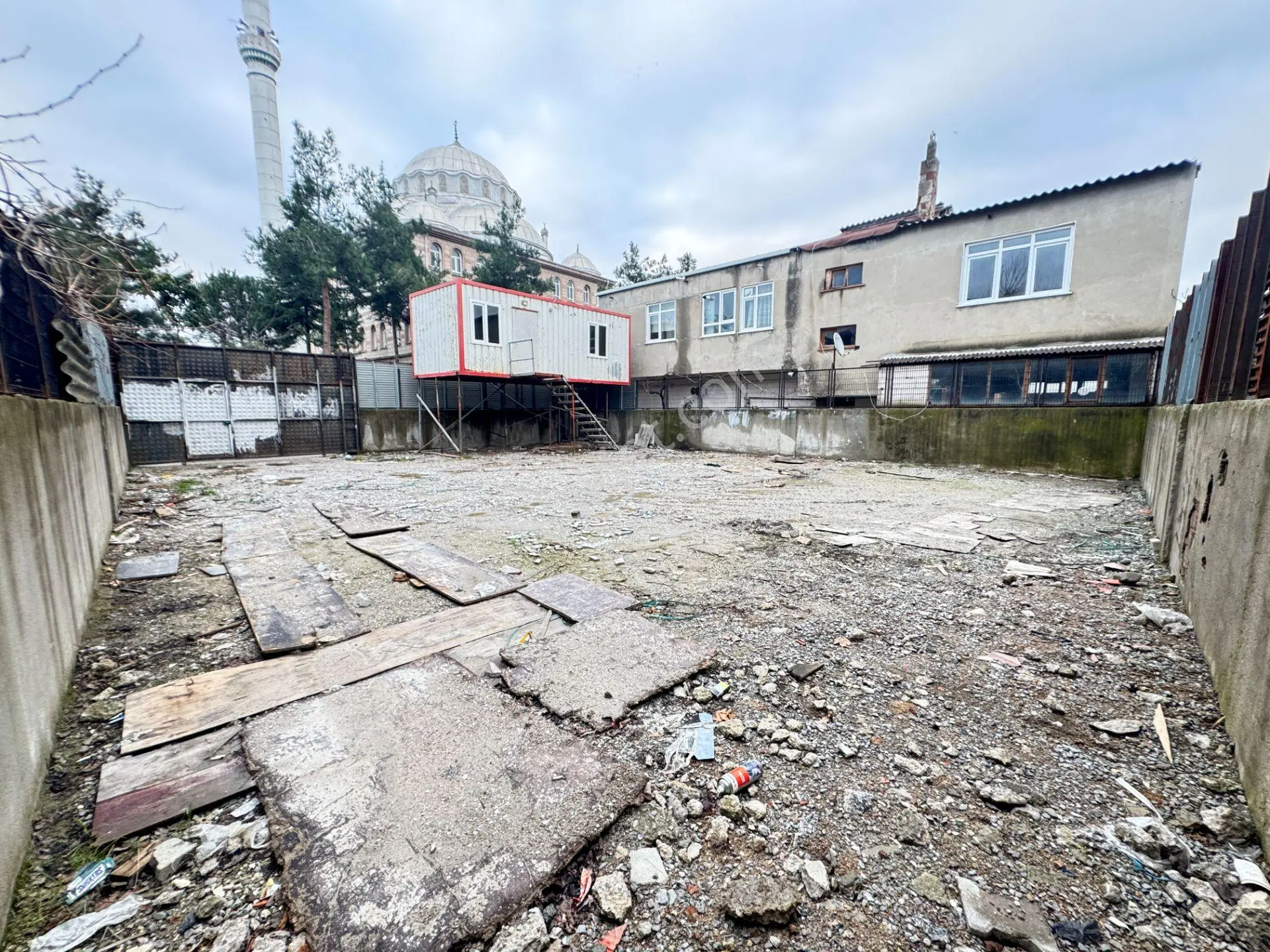 Pendik Kurtköy Sanayide Etrafı Çevrili 300m2 Depolama Alanı Arsa - Görsel 9