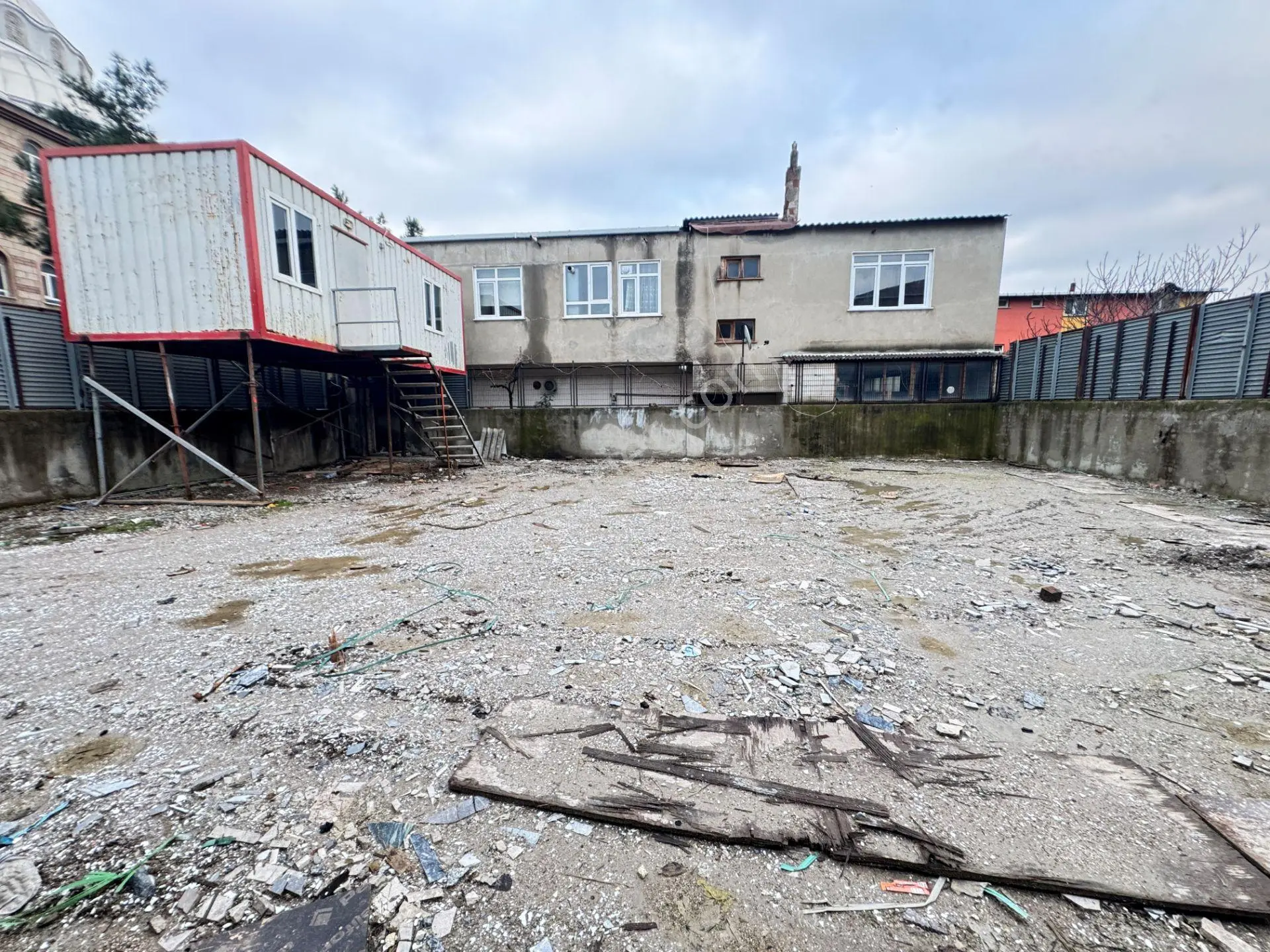 Pendik Kurtköy Sanayide Etrafı Çevrili 300m2 Depolama Alanı Arsa - Görsel 10