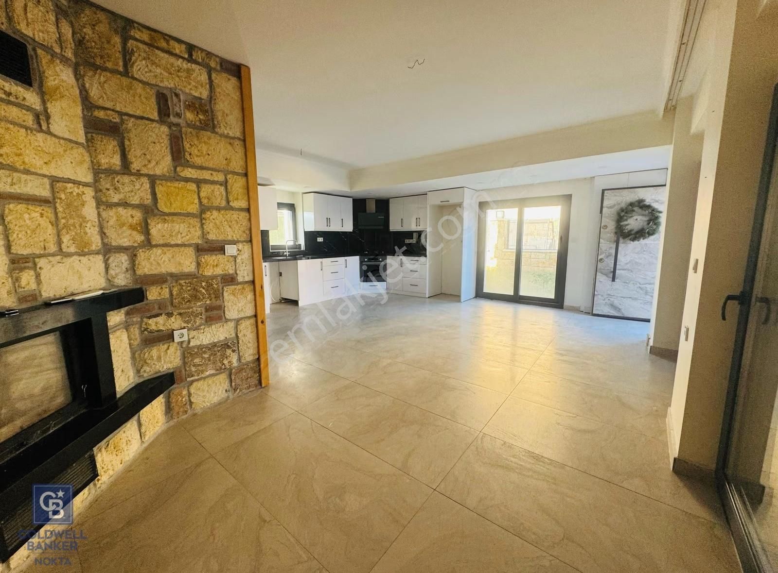 Foça Bağarası Villalar Bölgesinde 4+1 Havuzlu Kiralık Villa - Görsel 22