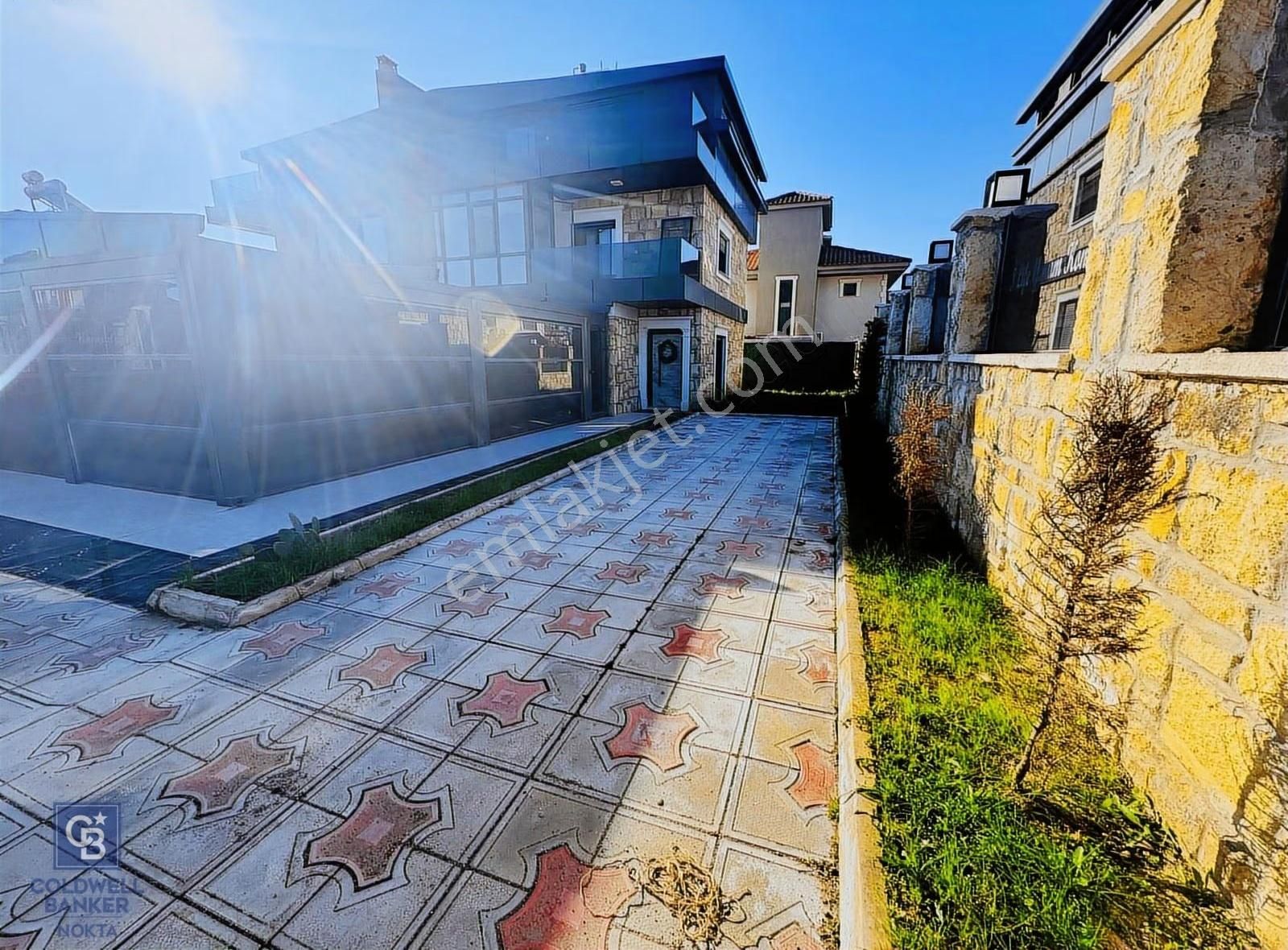 Foça Bağarası Villalar Bölgesinde 4+1 Havuzlu Kiralık Villa - Görsel 20