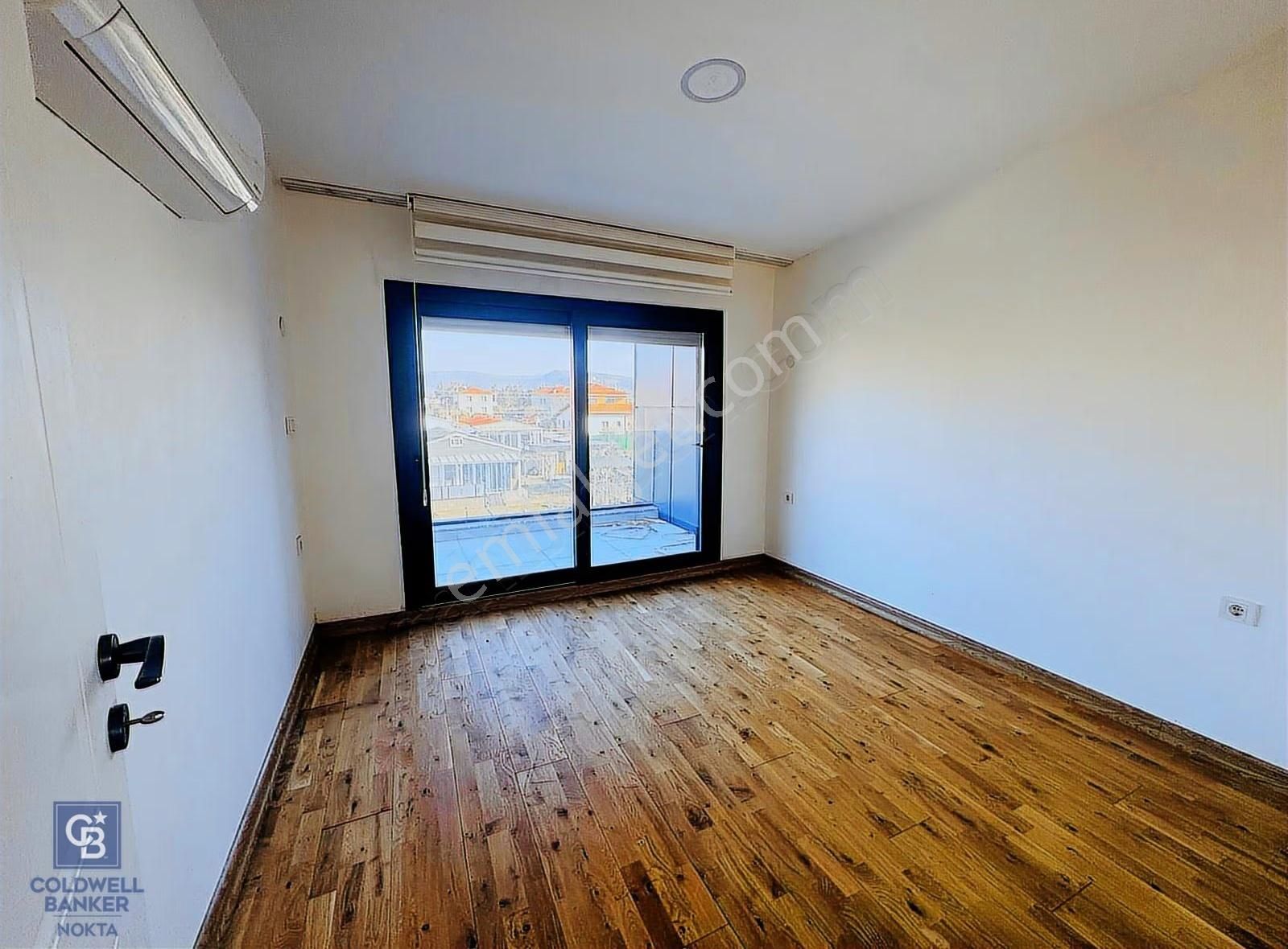 Foça Bağarası Villalar Bölgesinde 4+1 Havuzlu Kiralık Villa - Görsel 12