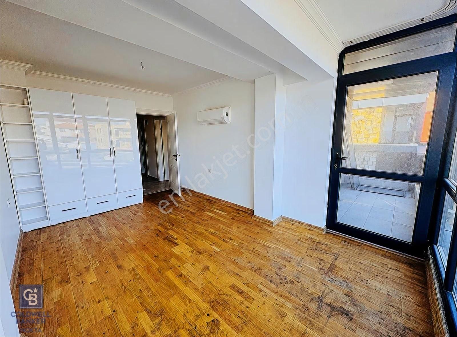 Foça Bağarası Villalar Bölgesinde 4+1 Havuzlu Kiralık Villa - Görsel 19