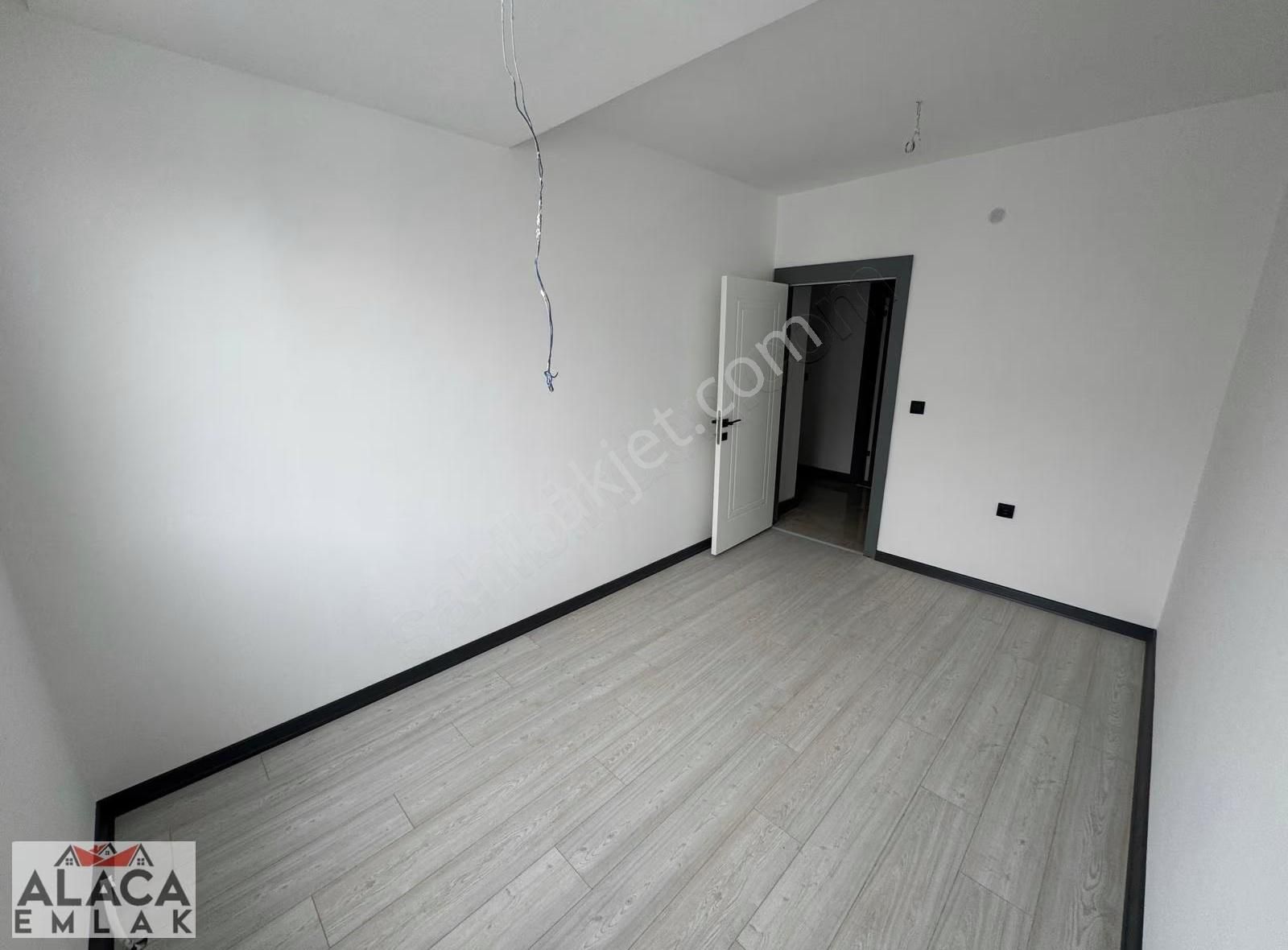 Karapürçek Mahallesi'nde Full+full Yapılı 2.kat Sıfır Daire - Görsel 13