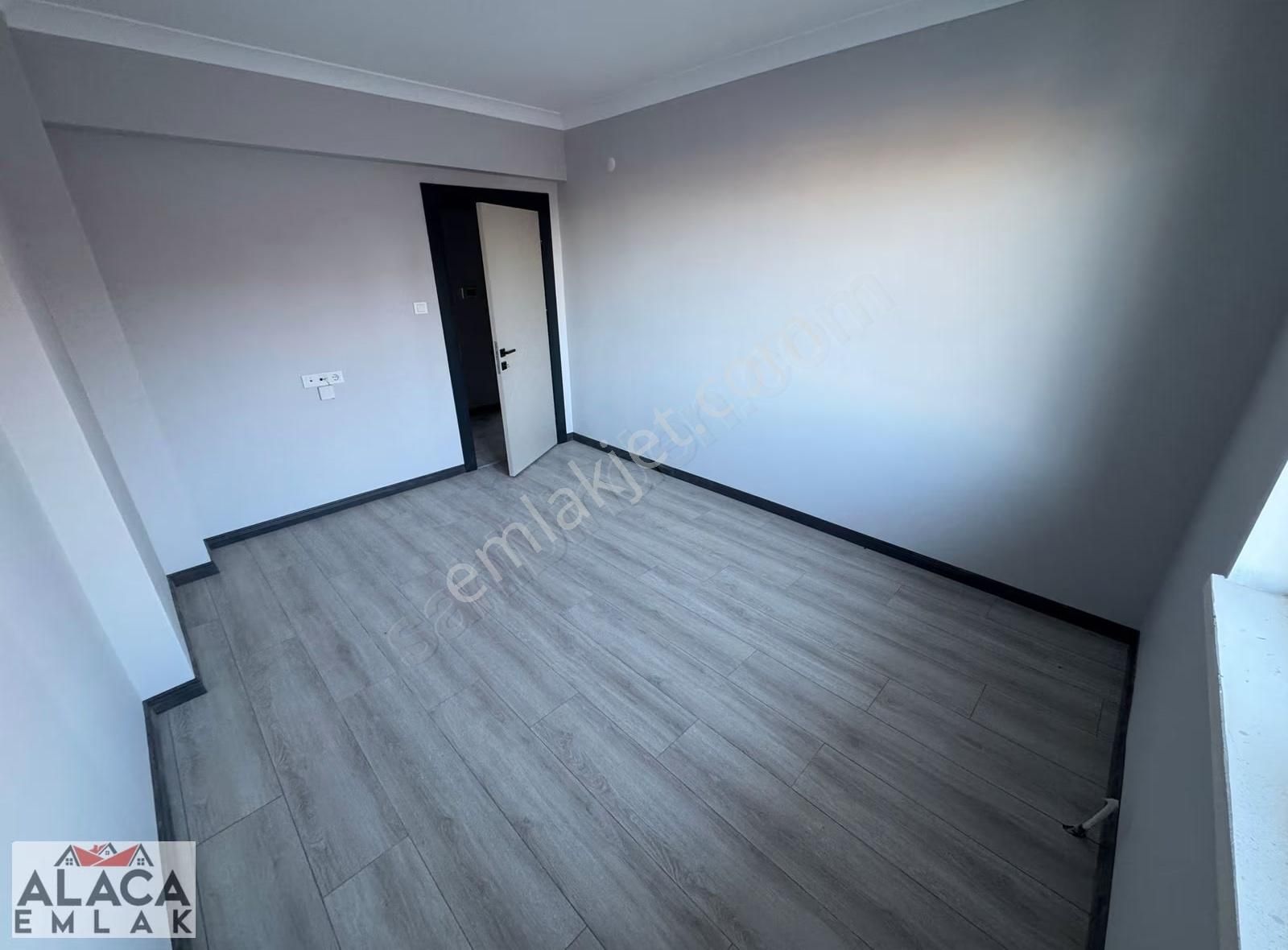 Başak Mahallesi'nde Ebeveyn Banyolu Kilerli Fırsat 3+1 Daire - Görsel 9