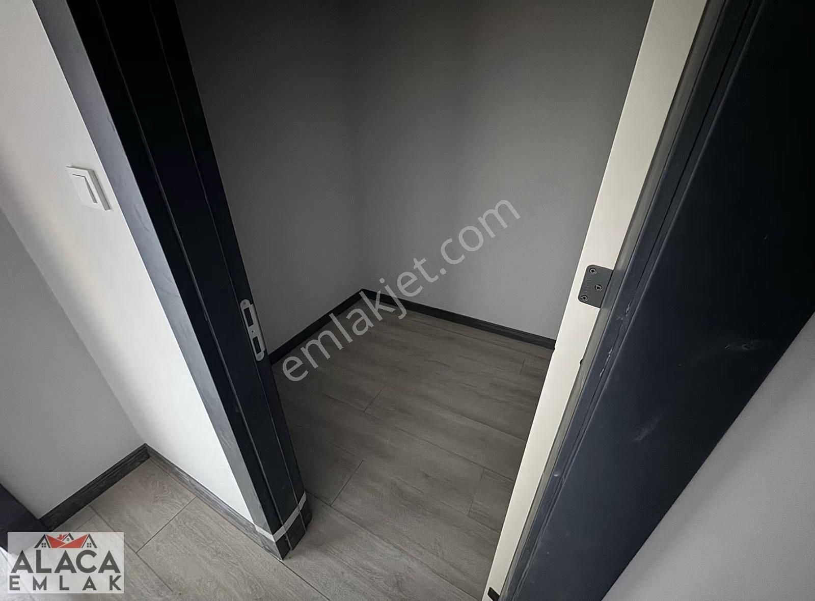 Başak Mahallesi'nde Ebeveyn Banyolu Kilerli Fırsat 3+1 Daire - Görsel 20