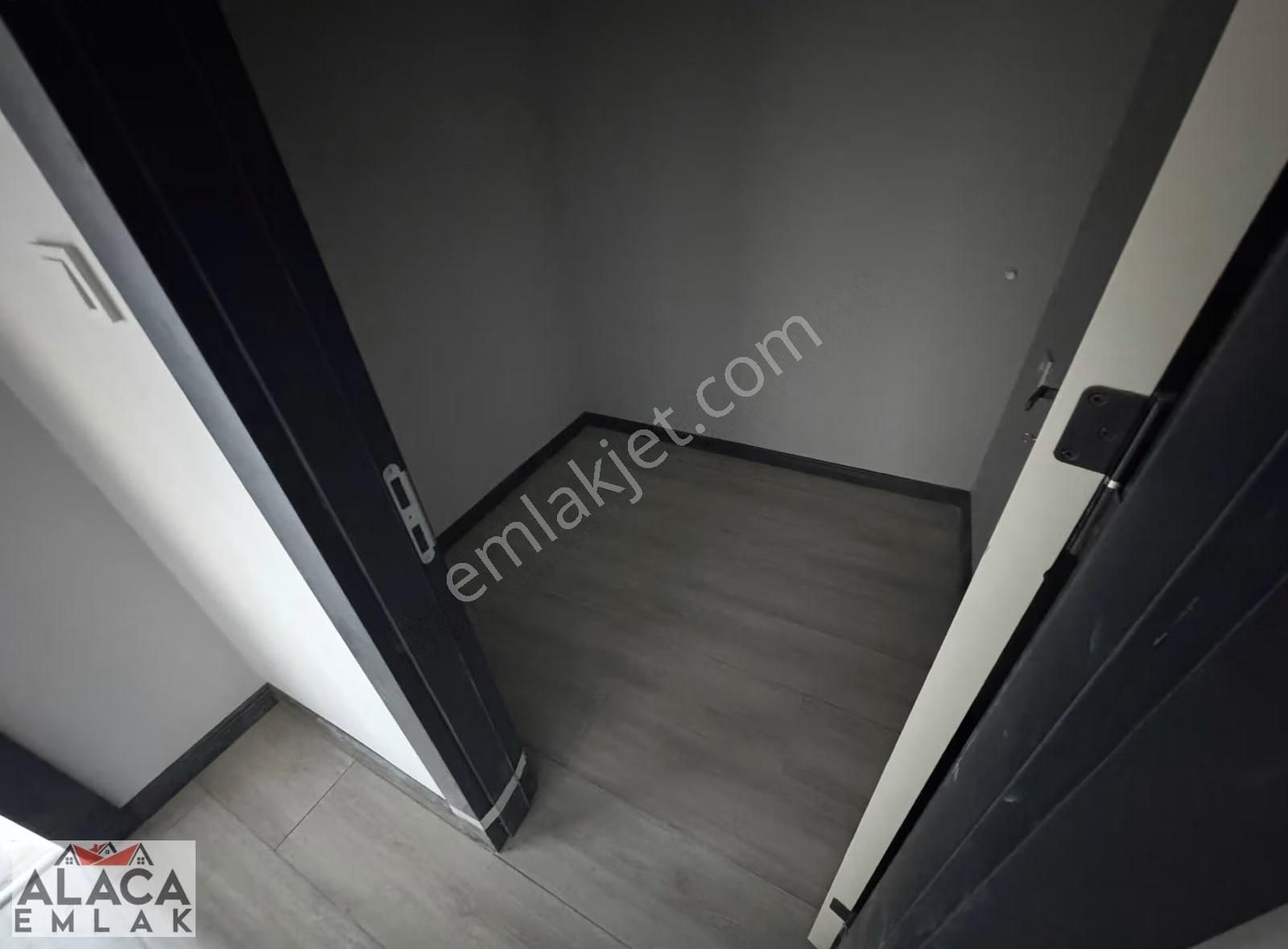 Başak Mahallesi'nde Ebeveyn Banyolu Kilerli Fırsat 3+1 Daire - Görsel 25