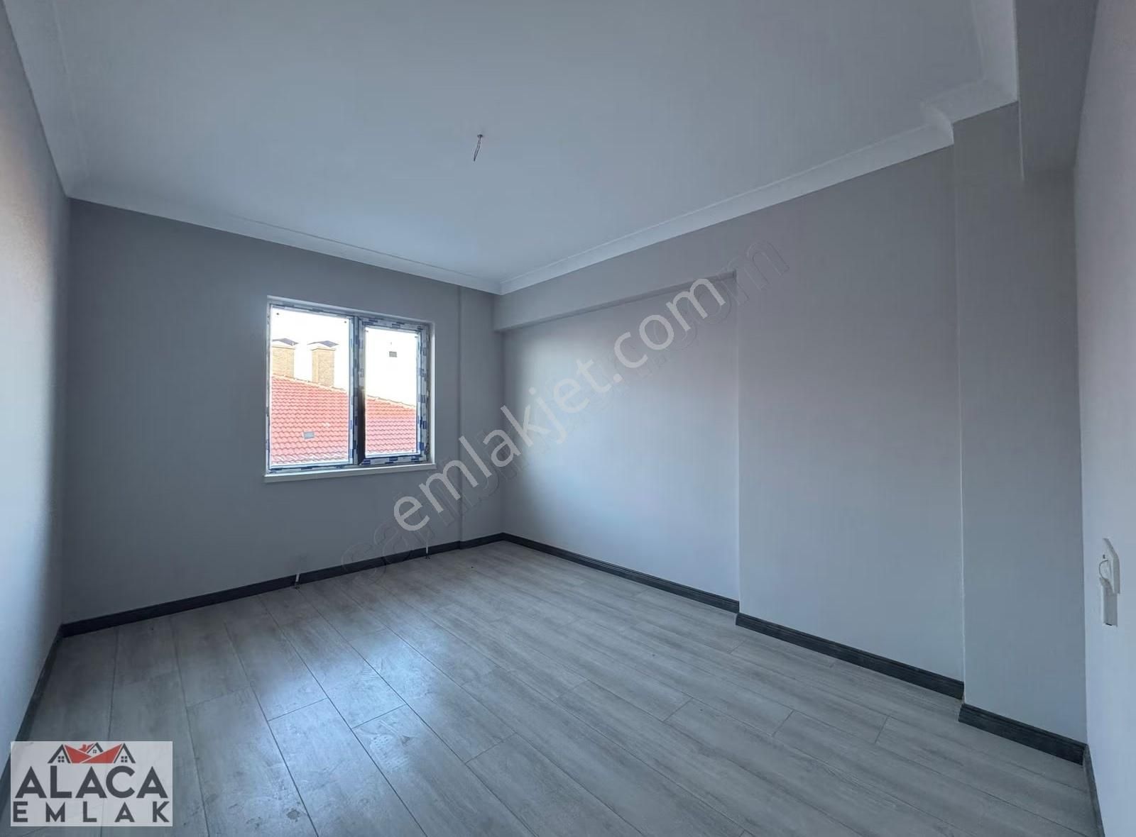 Başak Mahallesi'nde Ebeveyn Banyolu Kilerli Fırsat 3+1 Daire - Görsel 2