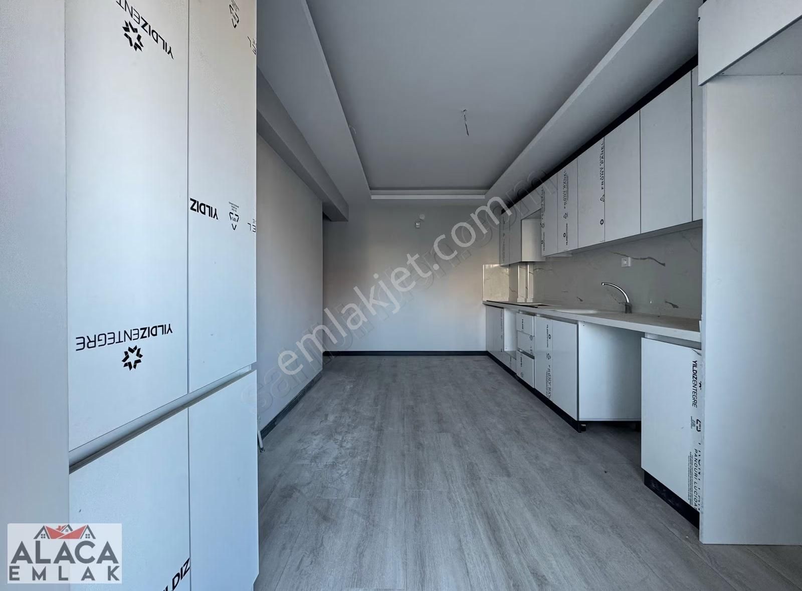 Başak Mahallesi'nde Ebeveyn Banyolu Kilerli Fırsat 3+1 Daire - Görsel 22