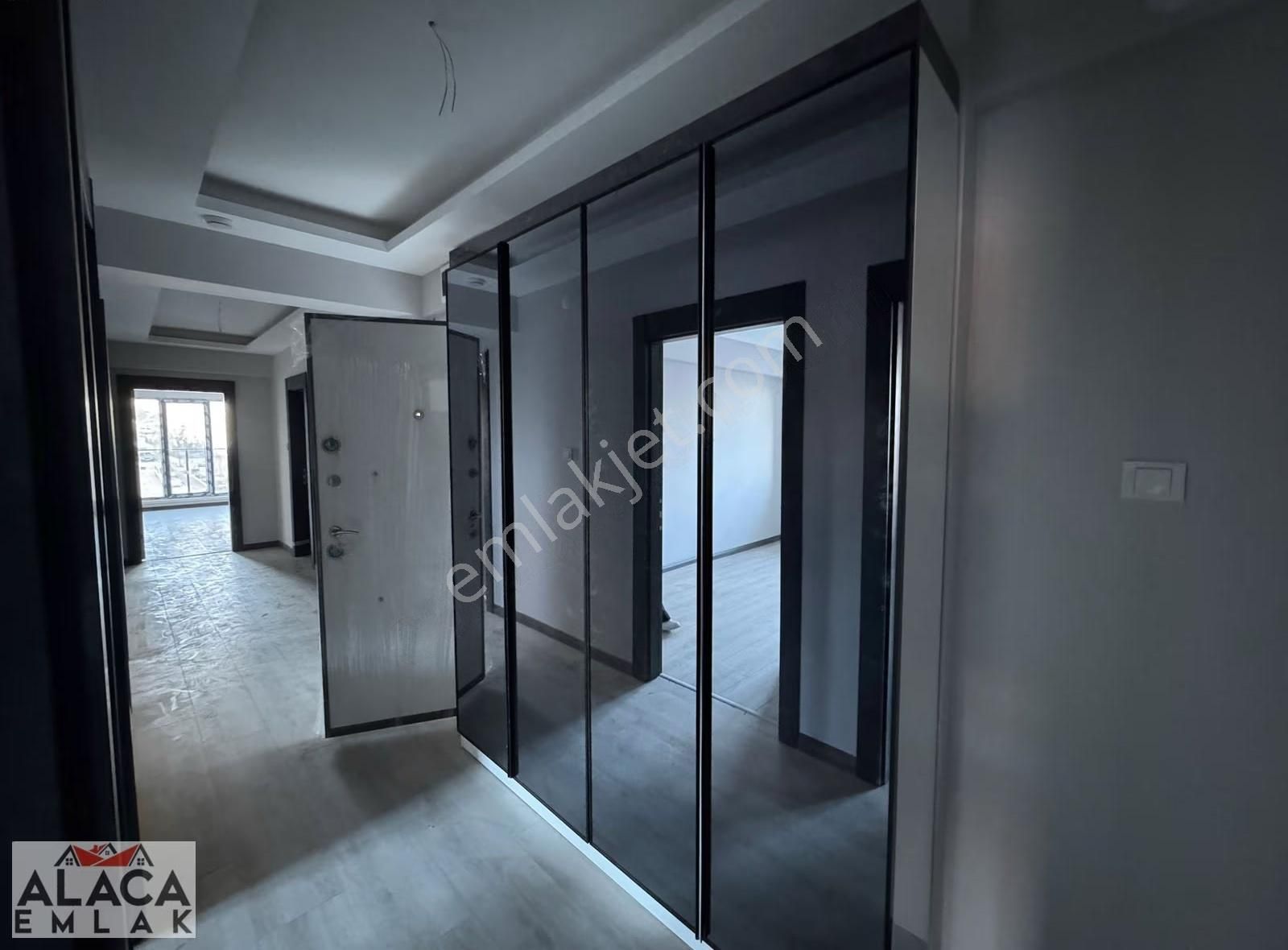 Başak Mahallesi'nde Ebeveyn Banyolu Kilerli Fırsat 3+1 Daire - Görsel 17