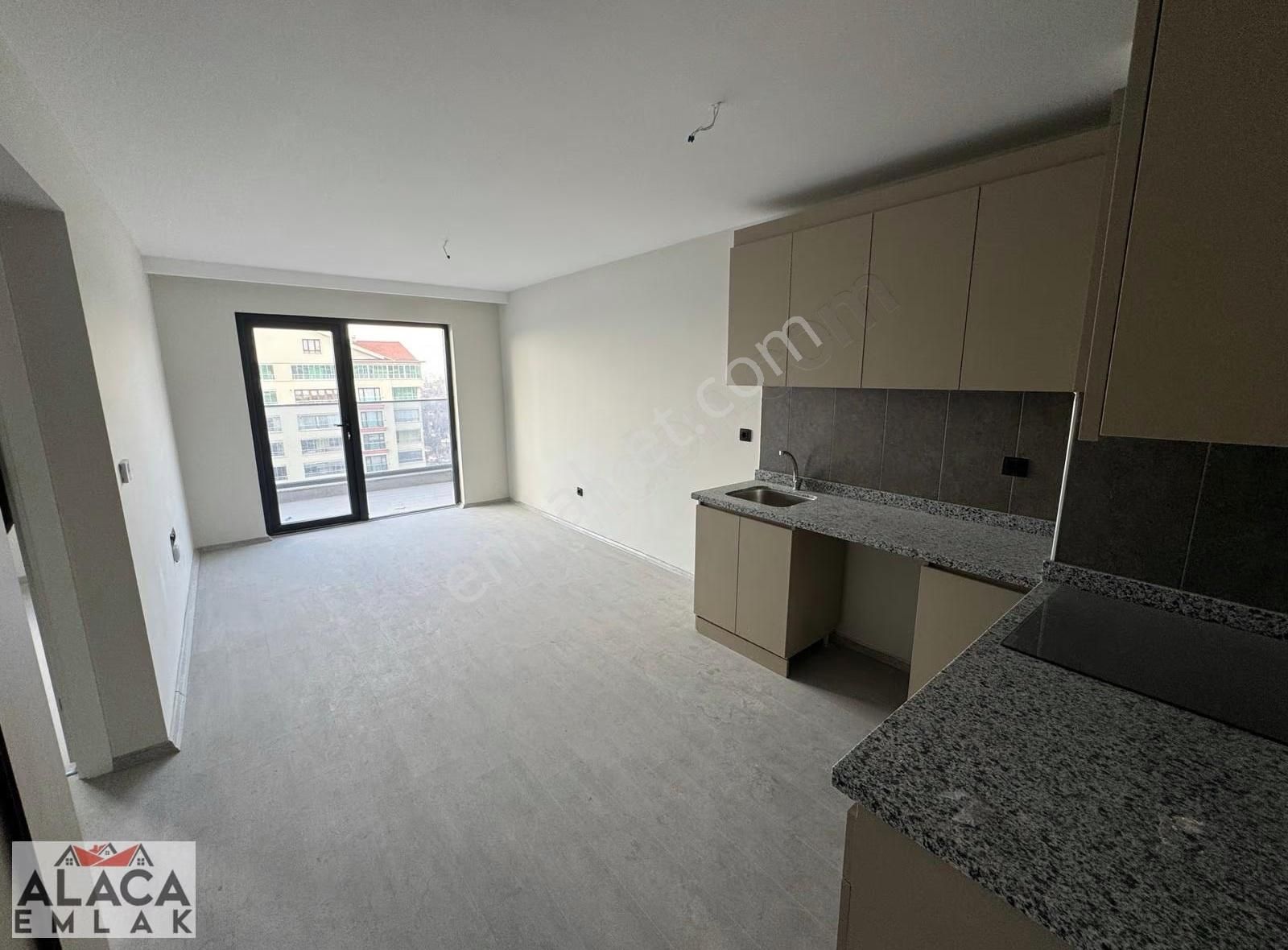Ege Mahallesi'nde 2+1 Lüx Yapılı Rezidansta Kiralık Daire - Görsel 17