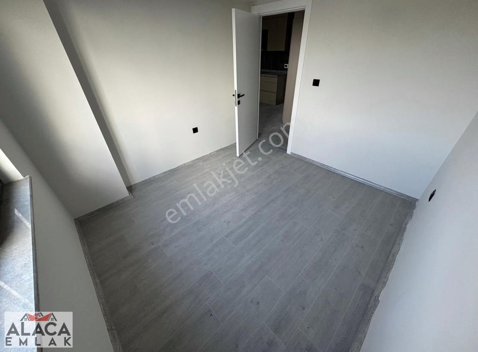 Ege Mahallesi'nde 2+1 Lüx Yapılı Rezidansta Kiralık Daire - Görsel 14