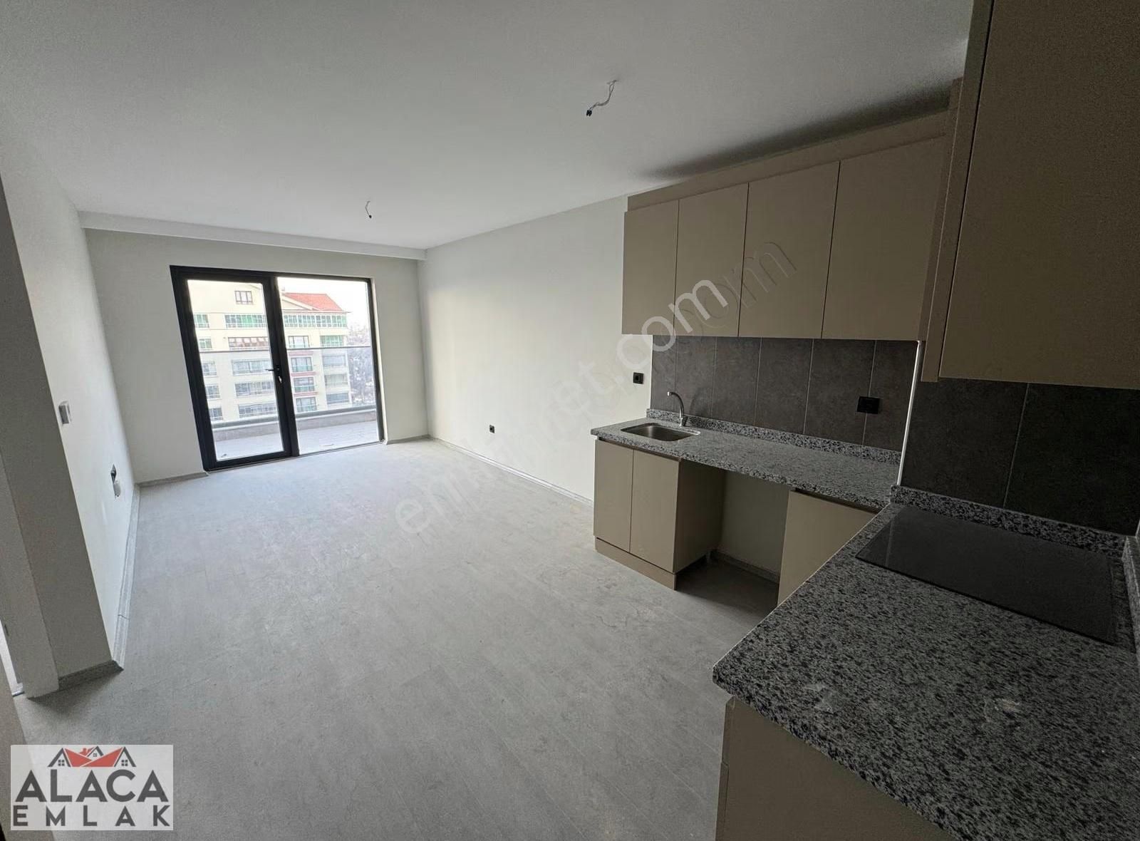 Ege Mahallesi'nde 2+1 Lüx Yapılı Rezidansta Kiralık Daire - Görsel 19