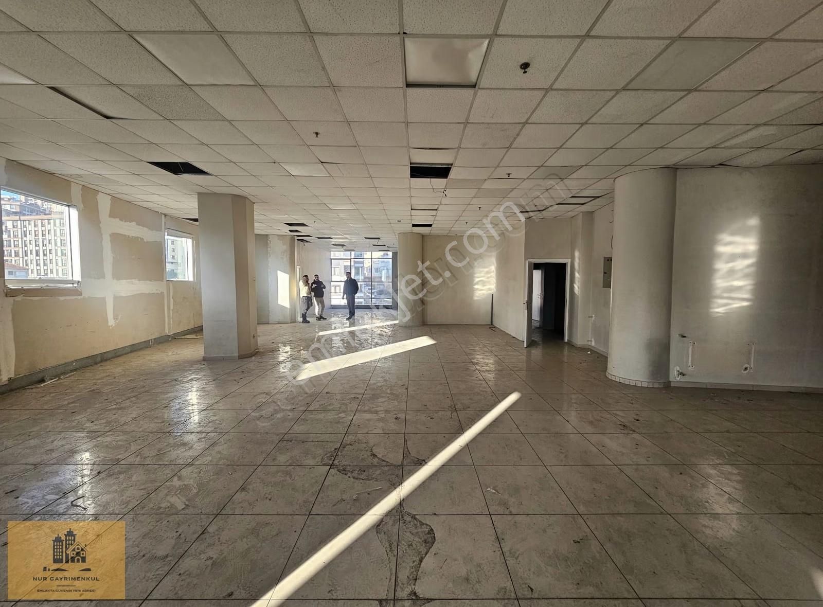 Nur Gayrimenkul'den Alibeyköy'de Cadde Üzerinde Kiralık 400 M2