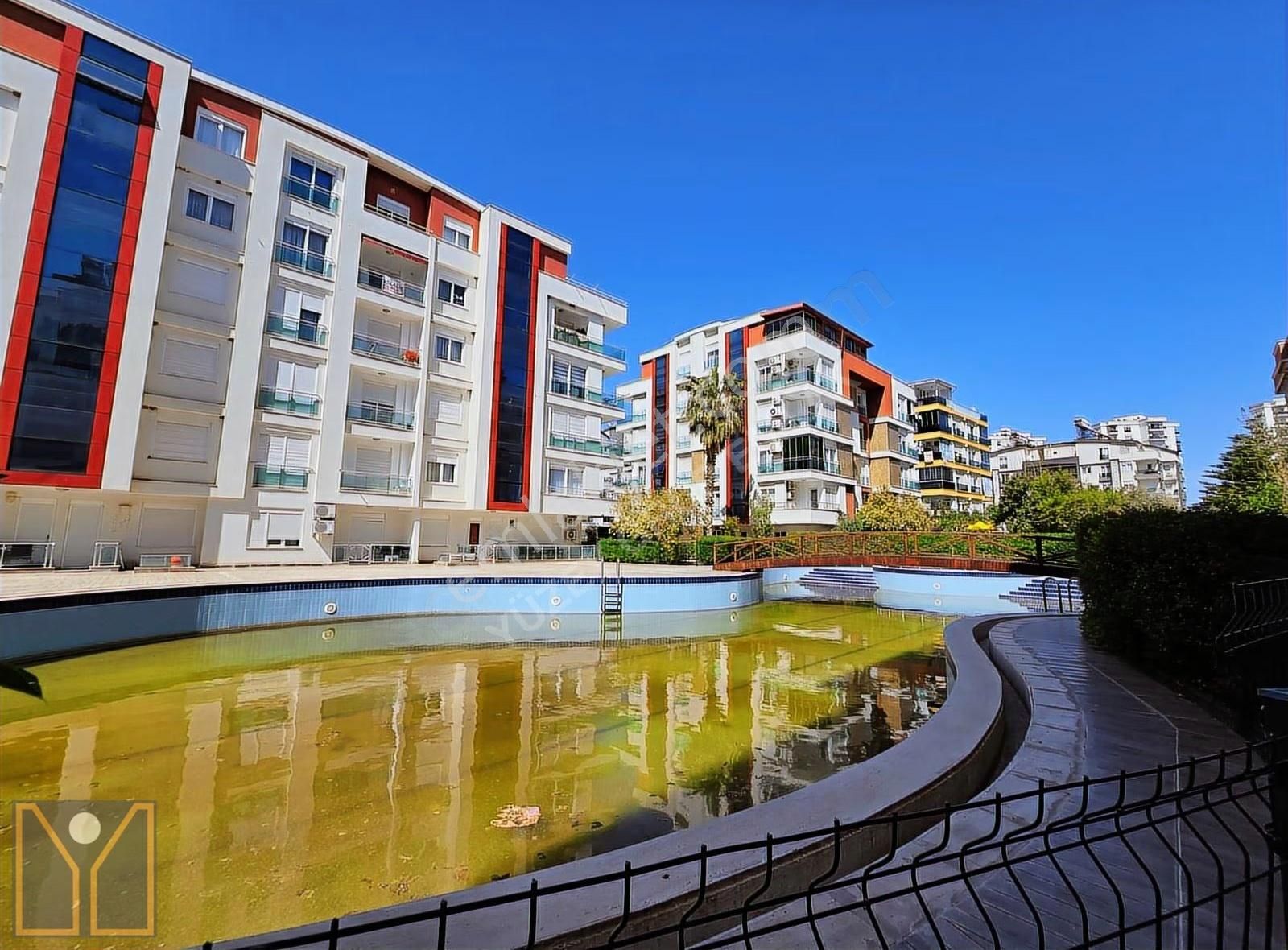 Beyaz Eşyalı Ve Klimalı, Lüx Havuzlu Sitede , 1+1 Giriş Daire