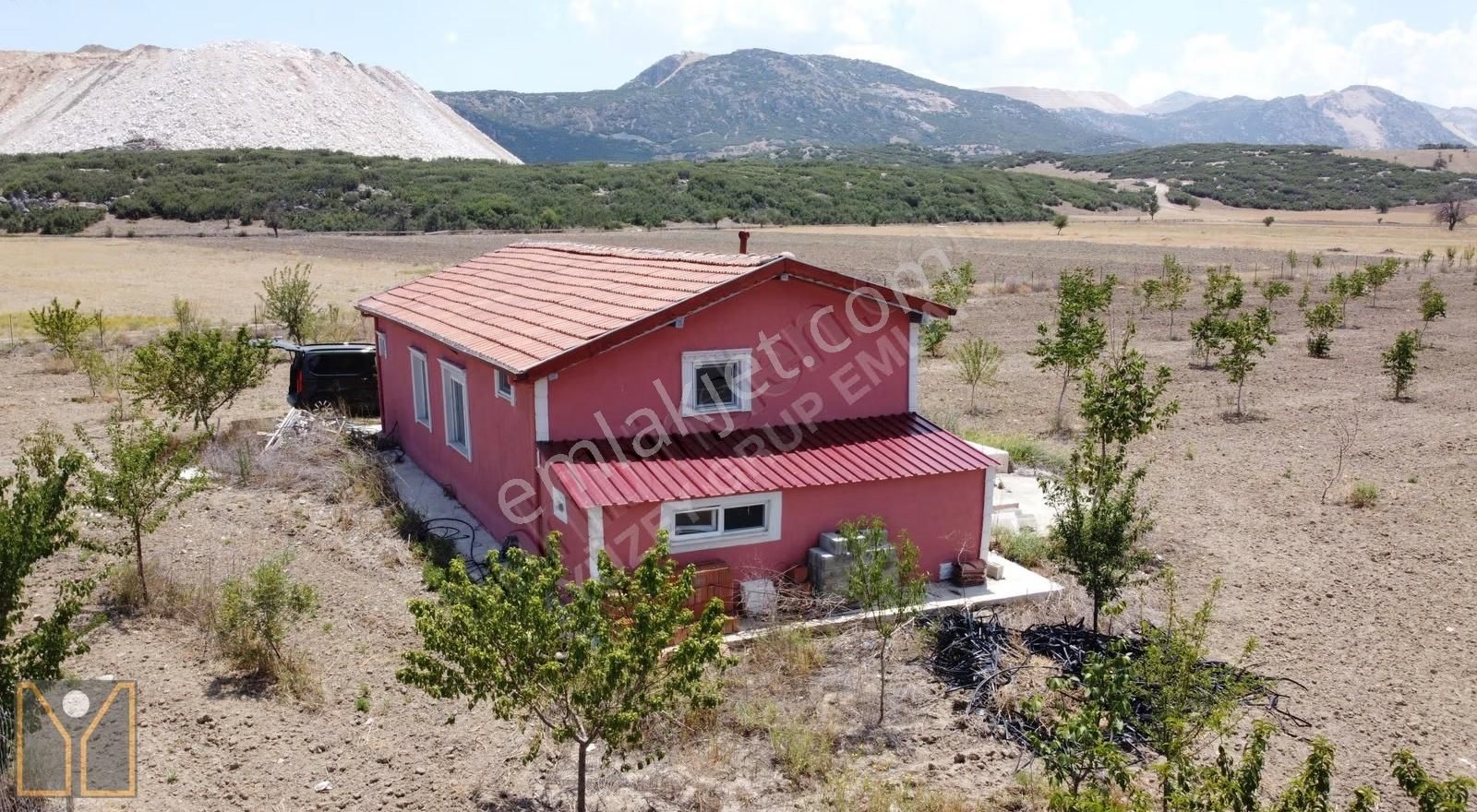 İçerisinde Betonörme Bağevi Olan Bahçe. Fiyat Son 20 Gün Geçerli