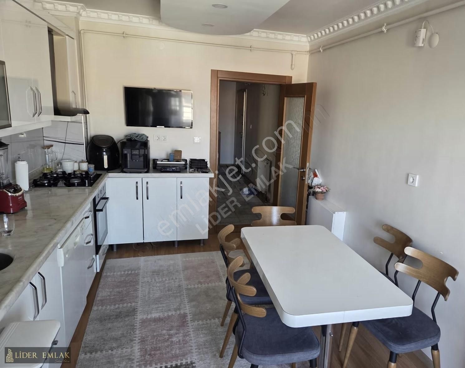 Lider Emlak'tan Güneşevler Merkezde 3+1 Asansörlü Full Yapılı - Görsel 23