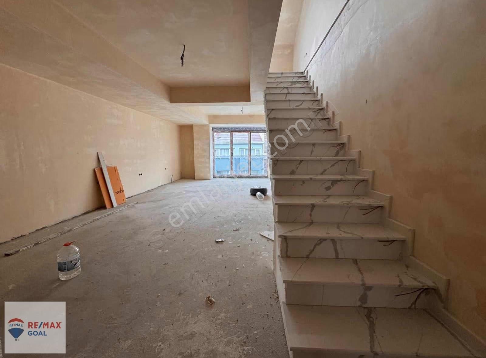 Çiçekçi Selimiye'de Dubleks Deniz Manzaralı Sıfır Daire - Görsel 9