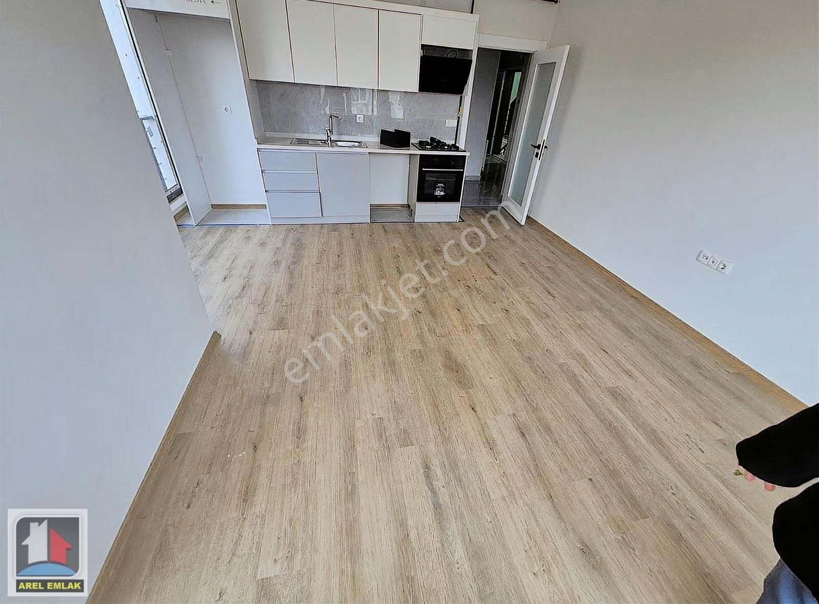 Arel'den Bahçelievler Taşkent Cd.üstü 2 Kat Yeni Bina Kombili1+1 - Görsel 5