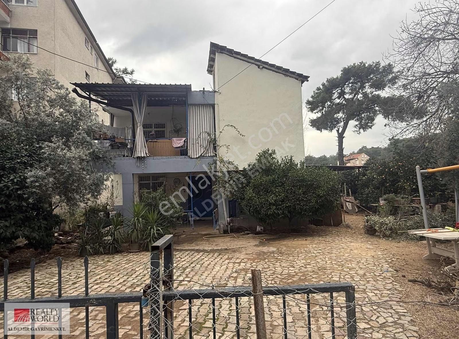 Antalya Döşemealtı Yalınlı Mah De Yazlık Bahçeli 1190 M2 Ev