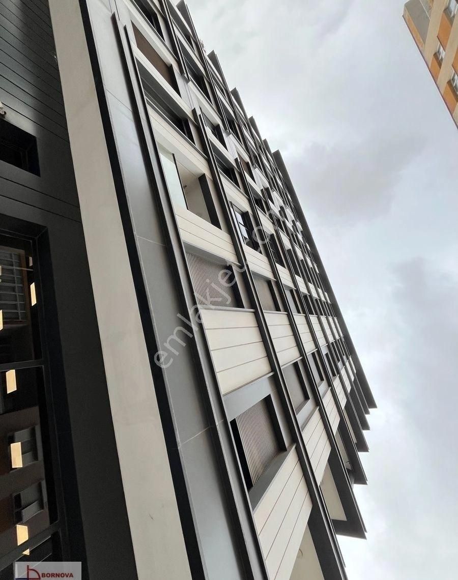 Yaşar Üniversitesinin Tam Karşısı 1+1 Daire - Görsel 16