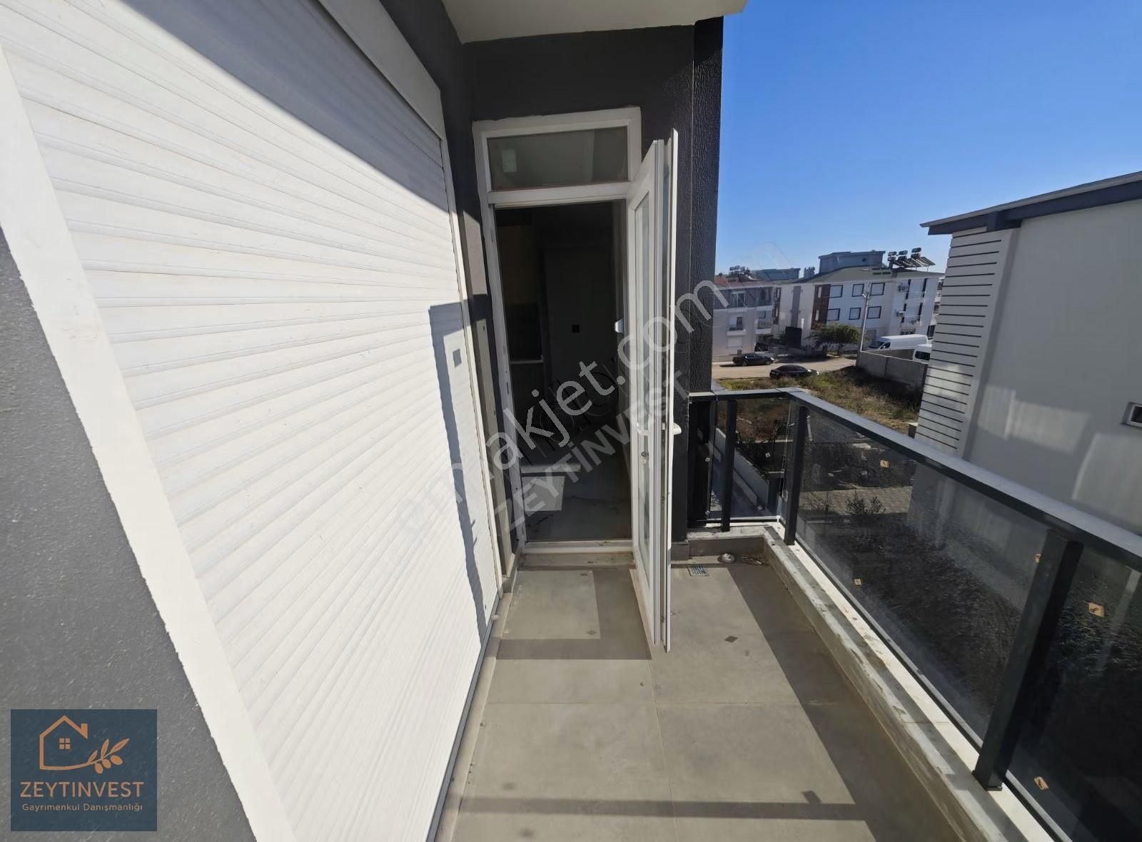 Tranvaya Yakın Ayrı Mutfak 2+1 Katta Havuzlu Site İçi Daire - Görsel 23
