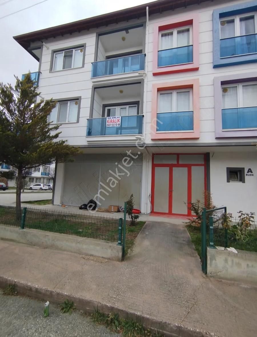 Kyk Karşısında 2+0 Ve 1+1 Kiralık Apartlar