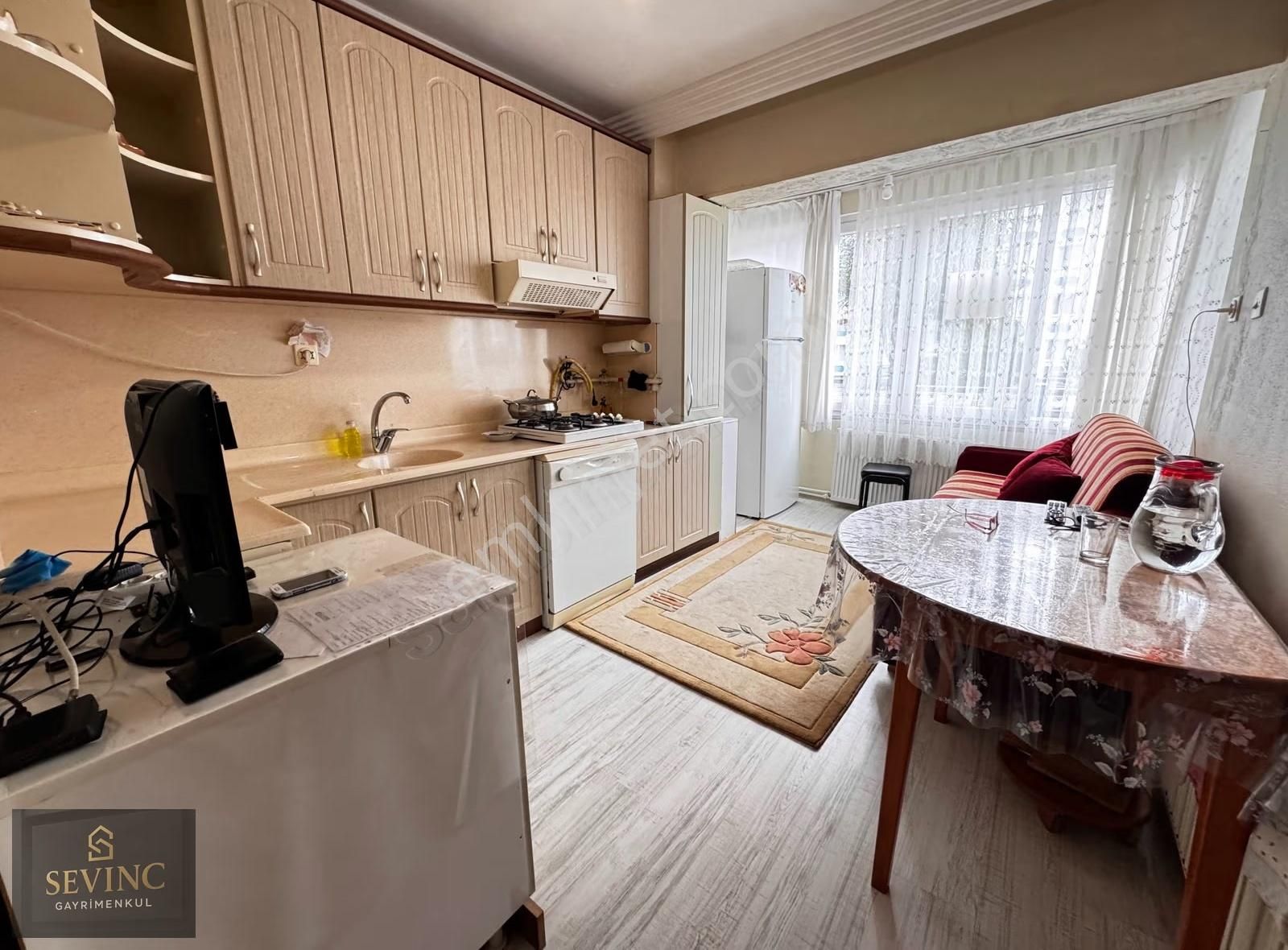 Sevinç'ten İhsaniye'de Otoparklı Site İçi Yüksek Giriş 3+1 Daire