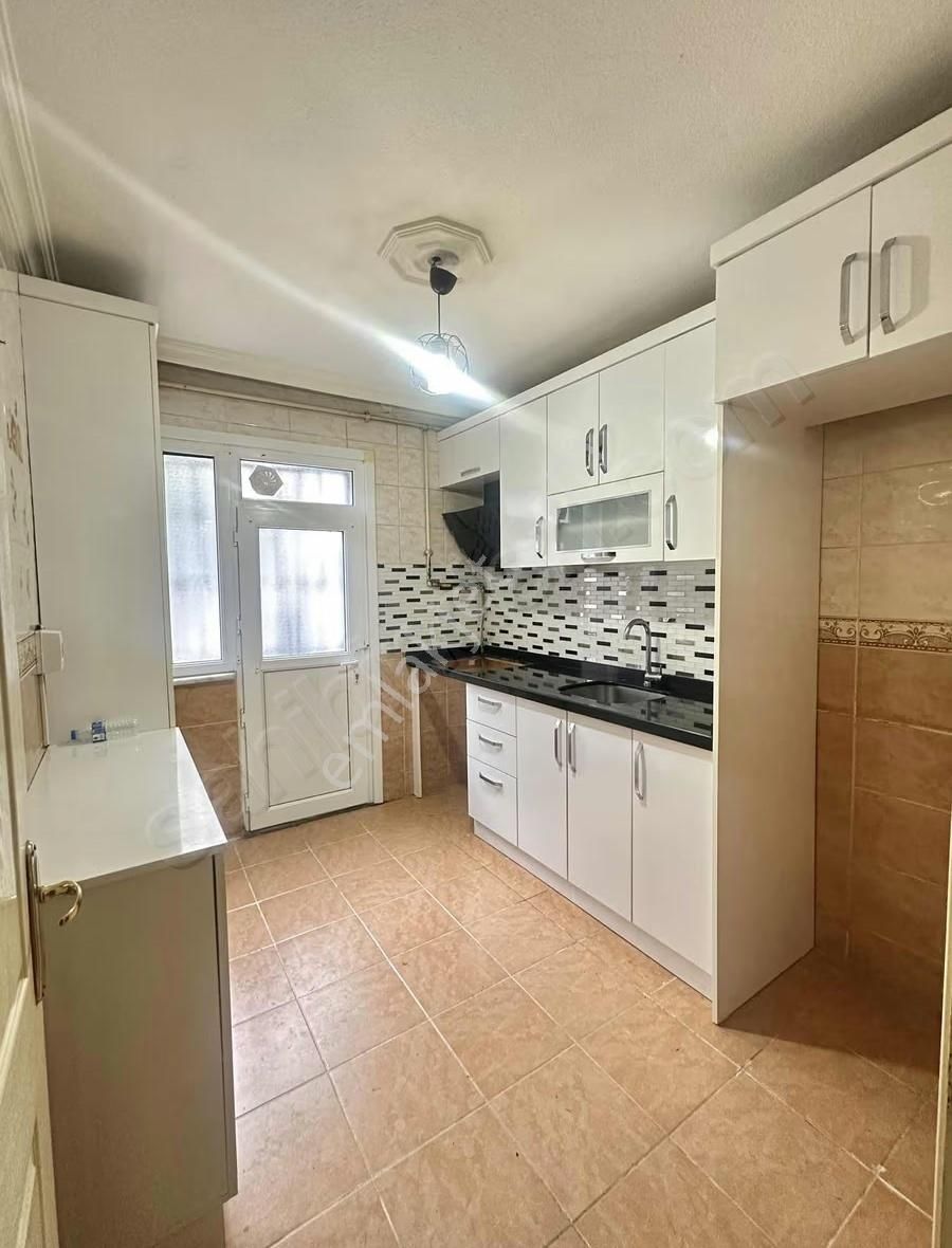 Kemalpaşa Da 2+1 Kiralık Daire Metrobüs Yanı Genç Binada