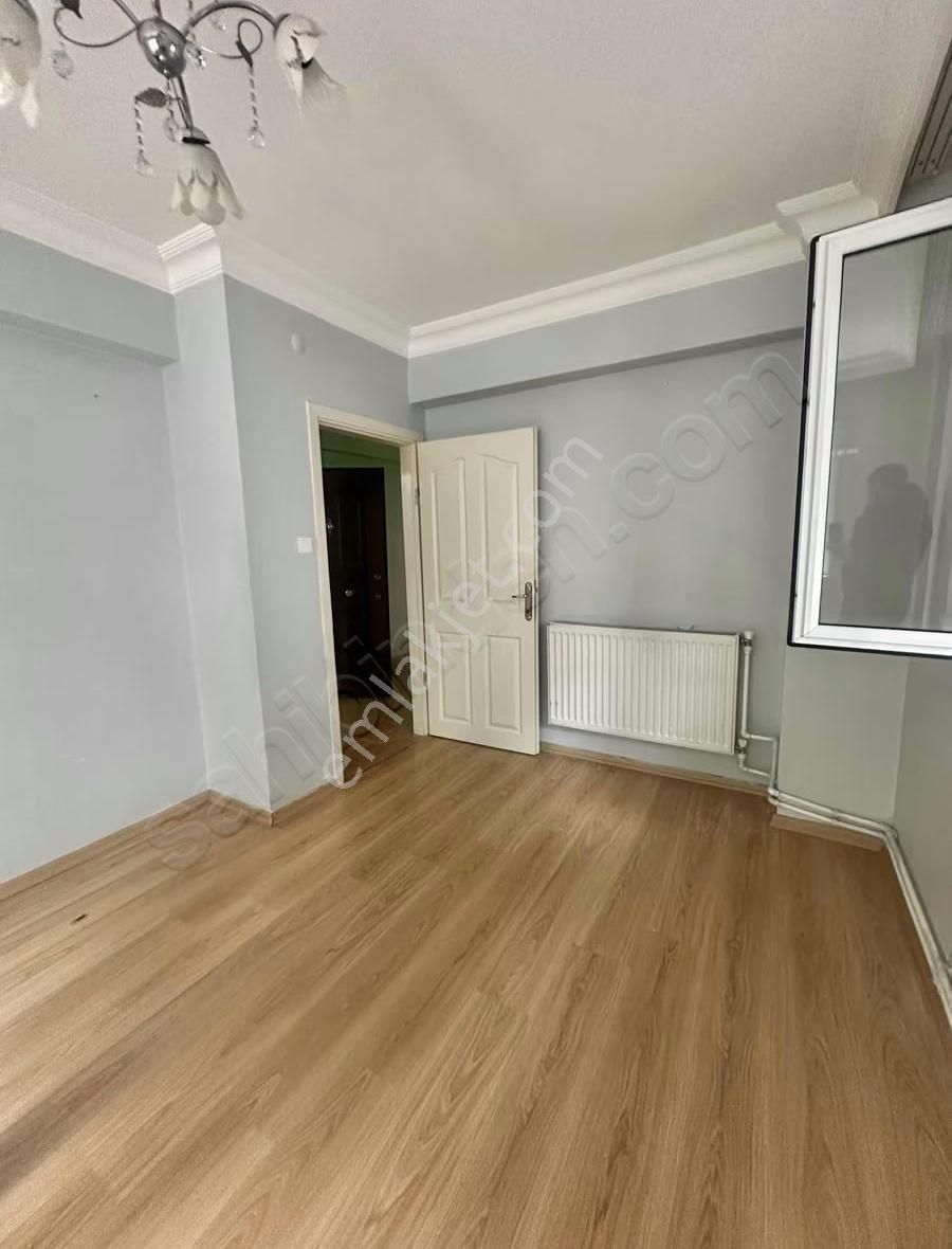 Kemalpaşa Da 2+1 Kiralık Daire Metrobüs Yanı Genç Binada - Görsel 9