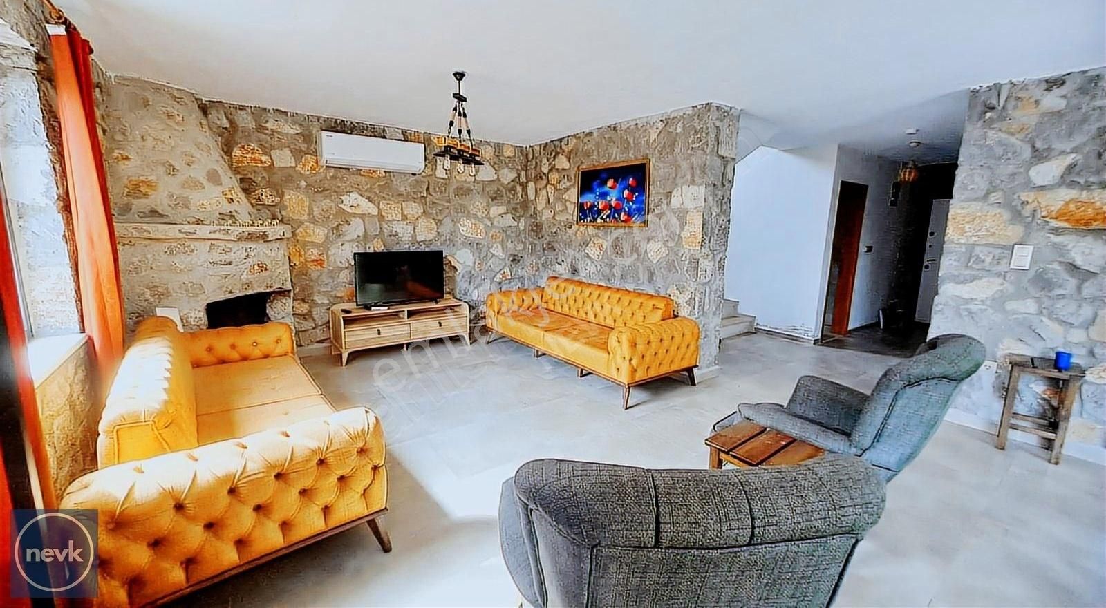 Nevk Yatırımdan Üzümlü'de Doğa İle İçiçe Kiralık Villa - Görsel 3