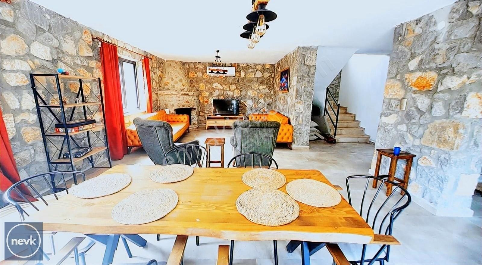 Nevk Yatırımdan Üzümlü'de Doğa İle İçiçe Kiralık Villa - Görsel 4