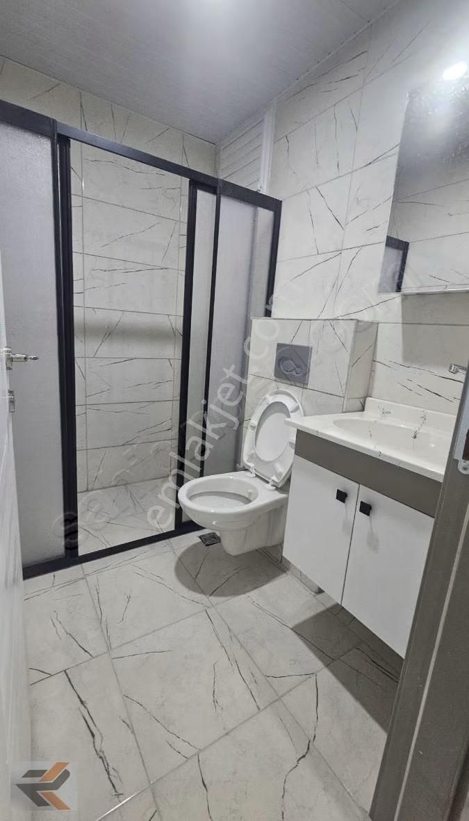 Orhangazıde Bulvar Üzeri Satlık Ful Yapılı 3+1 Kapalı Mutfak - Görsel 24