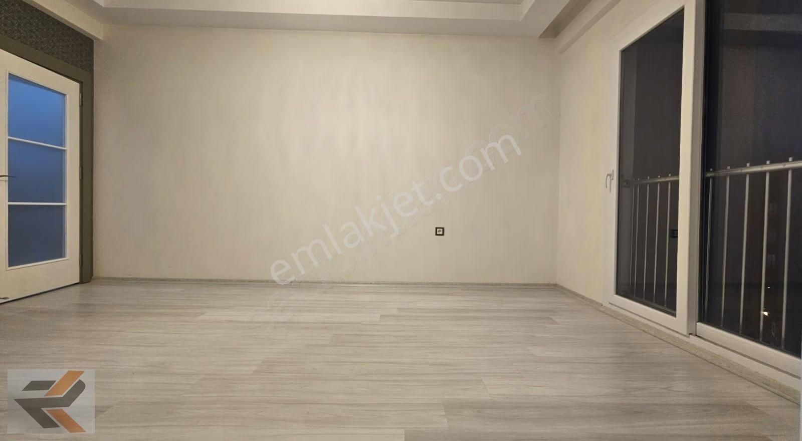 Orhangazıde Bulvar Üzeri Satlık Ful Yapılı 3+1 Kapalı Mutfak - Görsel 3