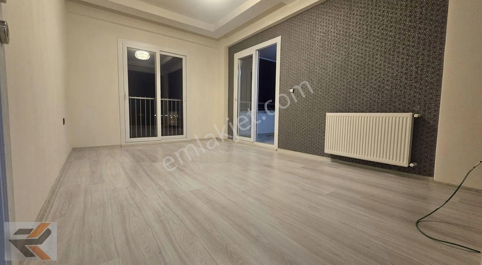 Orhangazıde Bulvar Üzeri Satlık Ful Yapılı 3+1 Kapalı Mutfak - Görsel 9